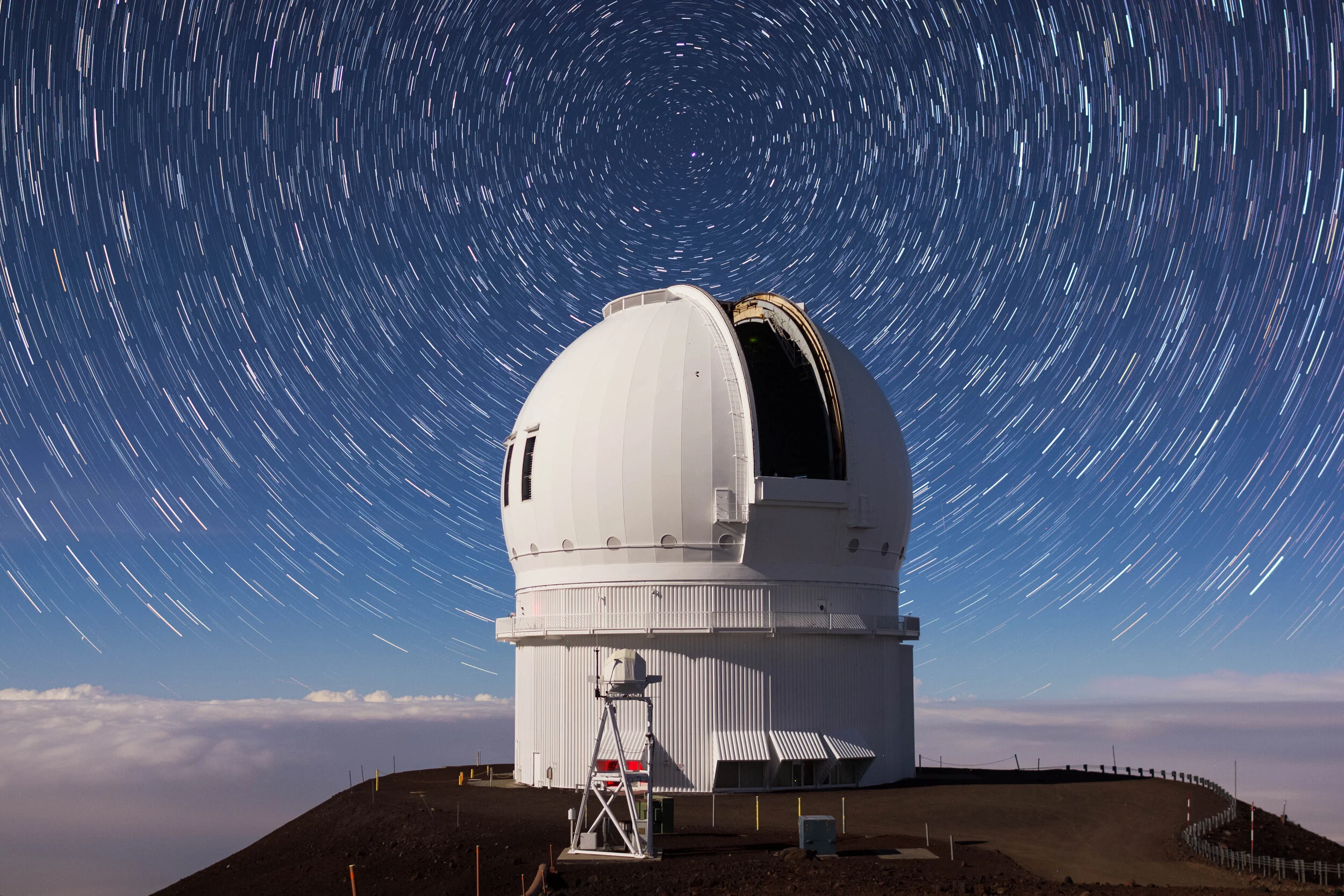 CFHT Star Trails 2.jpg