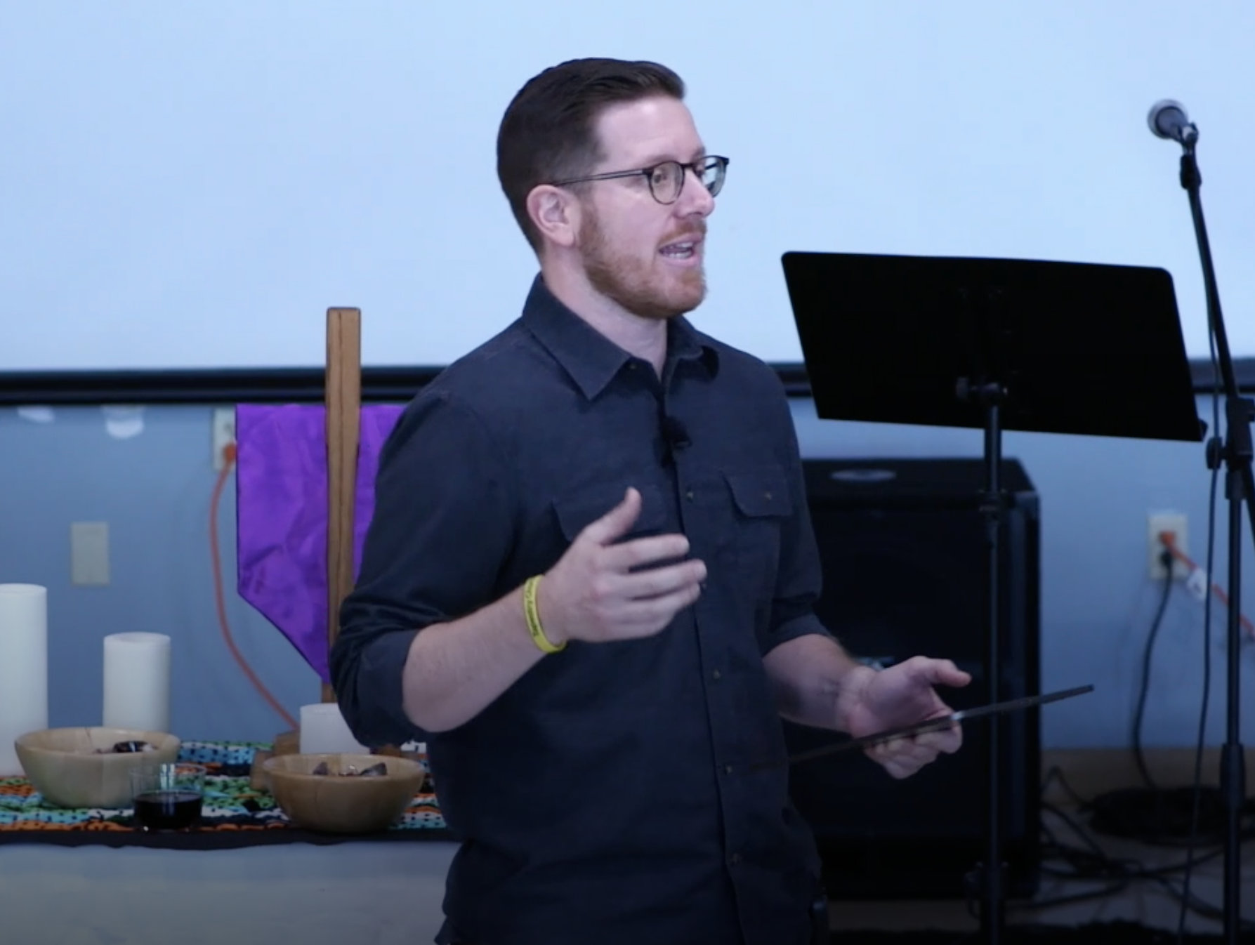 Looking For a Miracle - Jesus Miracles Of Feeding The 5,000