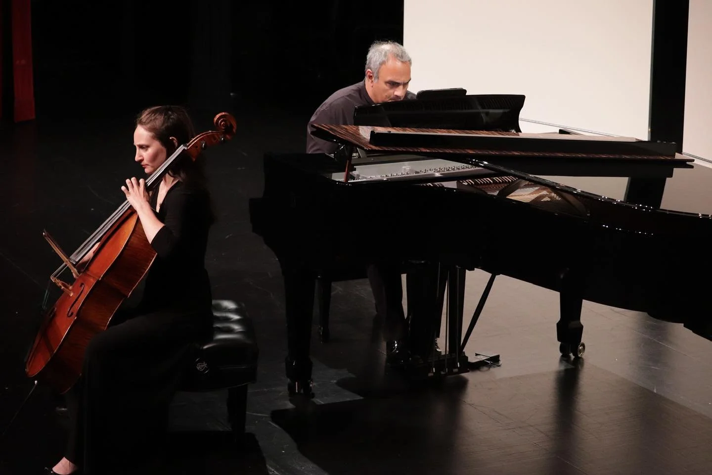 Always a pleasure to perform here at Vancouver Island Music Academy. I am so grateful and honoured to have performed the Arensky Quartet with @happyday.koh , @istvanloga, and Judy Lou. Mendelssohn sonata No. 2 with the legendary Alexander Panizza. An
