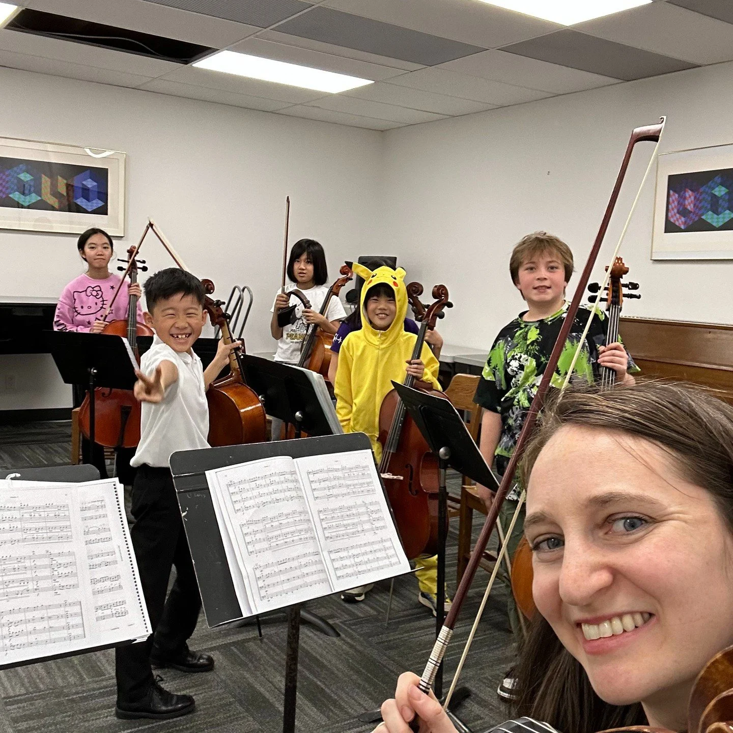 Fun times in cello ensemble at the Junior Cello Seminar! 🎶🎻🎼 #vamschool #celloensemble #cellomasterclass #cellotechnique