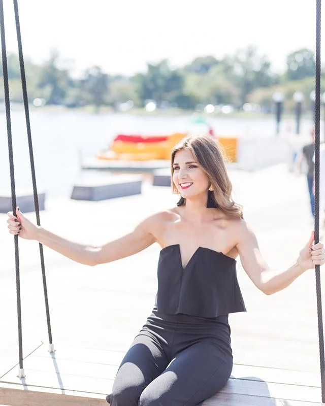 Can we just fast forward to Spring already?? 🌸 
Photography: @sarandonmaraphoto | Model: @carolynricciardi