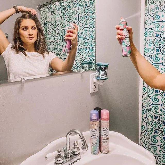 How many times a week do y&rsquo;all wash your hair? Even before quarantine I only washed mine about once a week, so I live on dry shampoo! I was very excited when @colabhair sent me 5 different scents of their dry shampoo to try! They all smell so g
