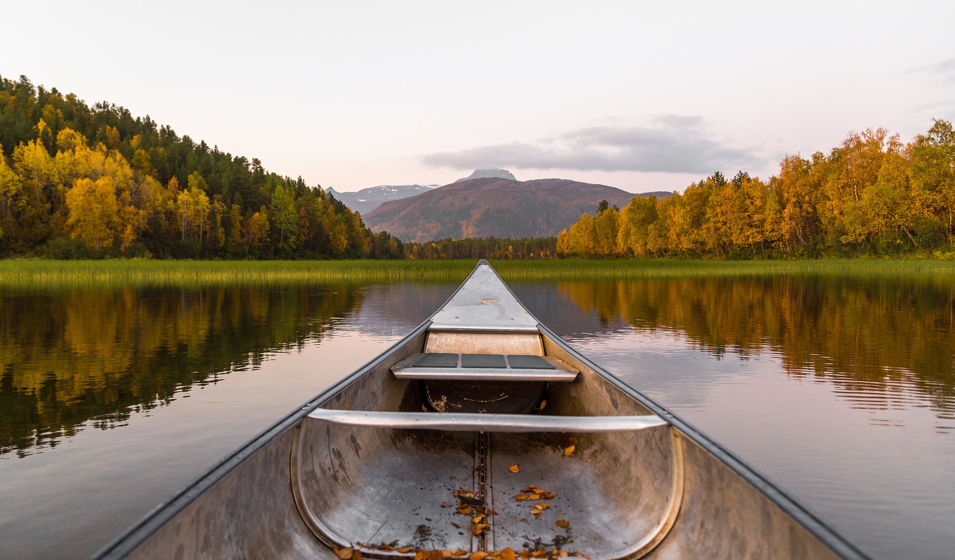 lake-2783302_1920.jpg