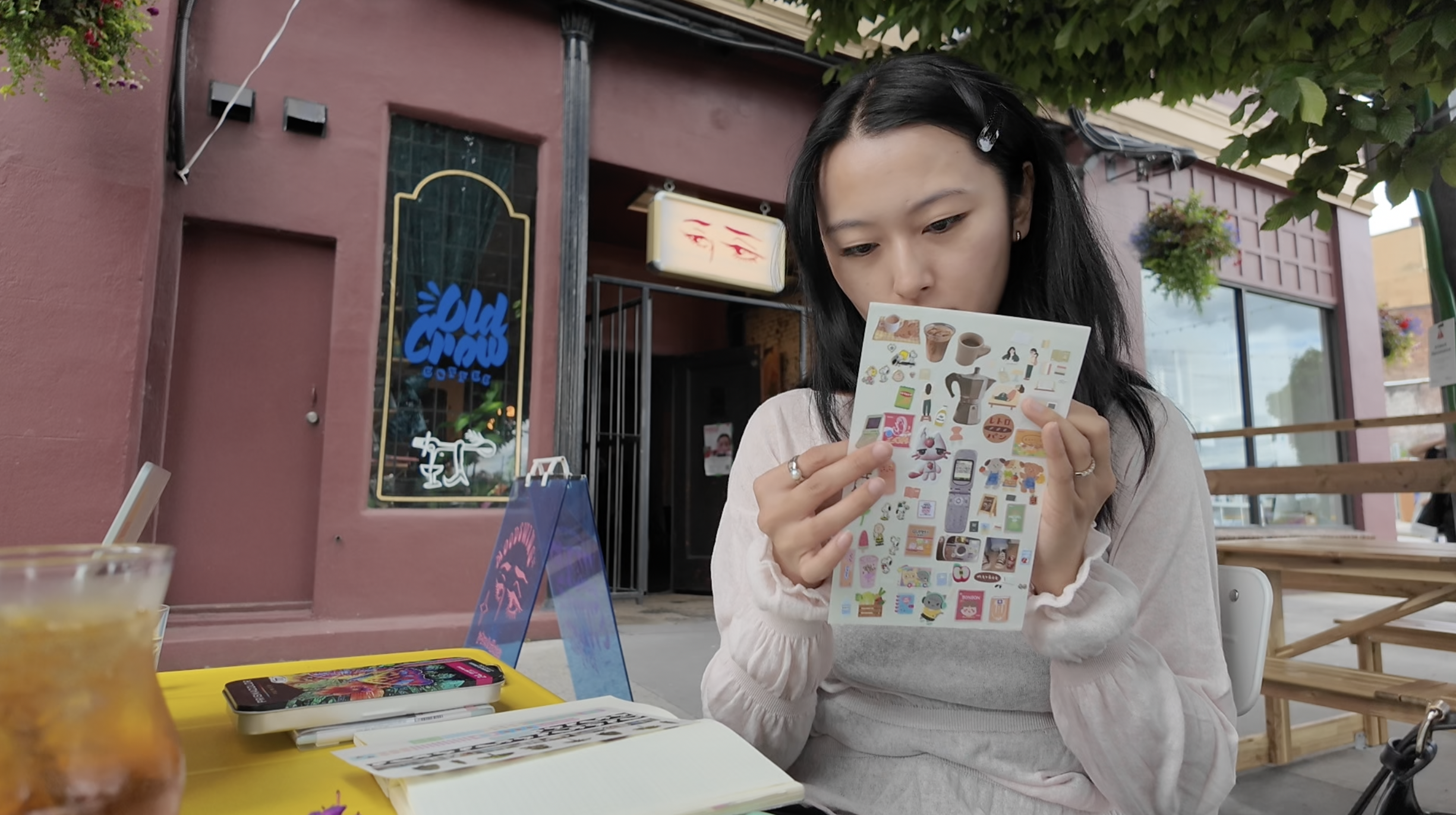 Art therapy prompt for trauma healing (video)