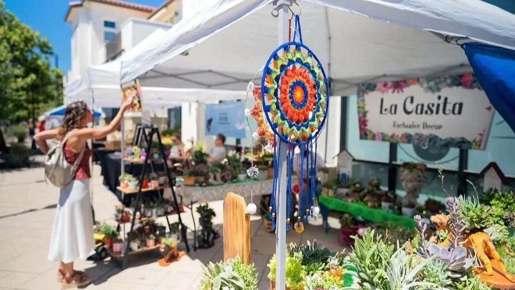 Pop-up markets, like Sidewalk Saturdays, become launchpads for small businesses 