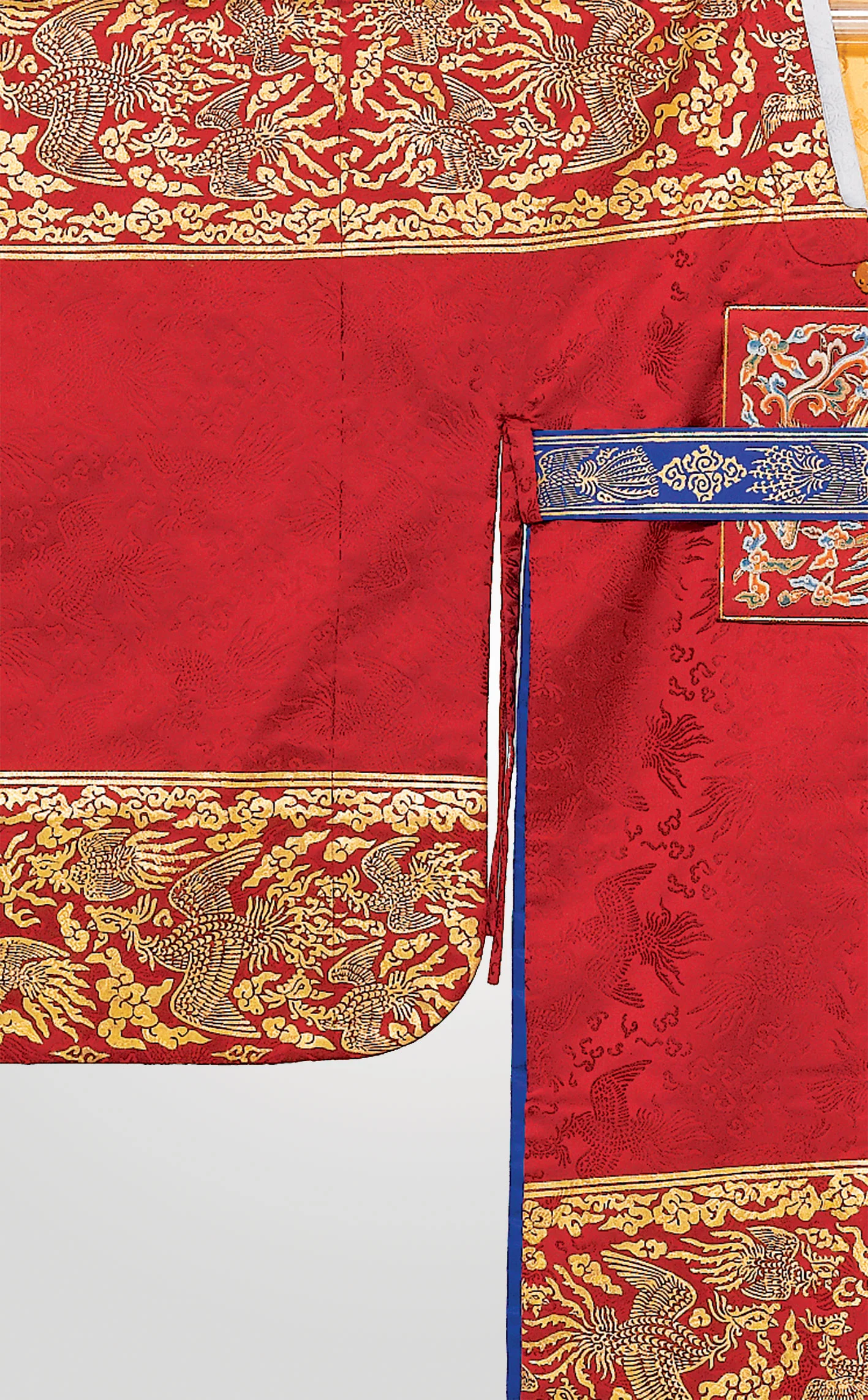 queen's-red-dress_cu.jpg