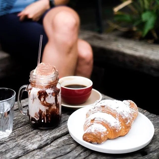 How good are moments like this? We&rsquo;re feeling the festive season energy, for sure 🌲 See you in the morning ☕️