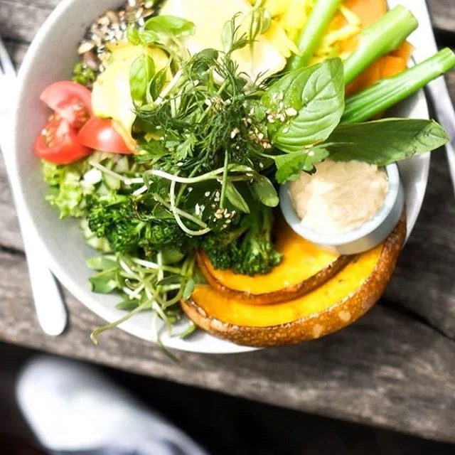 Rain, rain go away, come again another day... so we can sit in the sunshine and eat this! 💫 snapped by @bobbarrettphotos