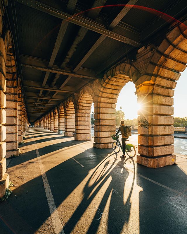 Sunrise challenge &agrave; V&eacute;lib&rsquo; 🚲 (1/2)
Voici les premi&egrave;res photos du d&eacute;fi que m&rsquo;a lanc&eacute; @Velibmetropole : faire le maximum de spots photos &agrave; Paris lors d&rsquo;un lever de soleil (1h30 chrono 😅) en 