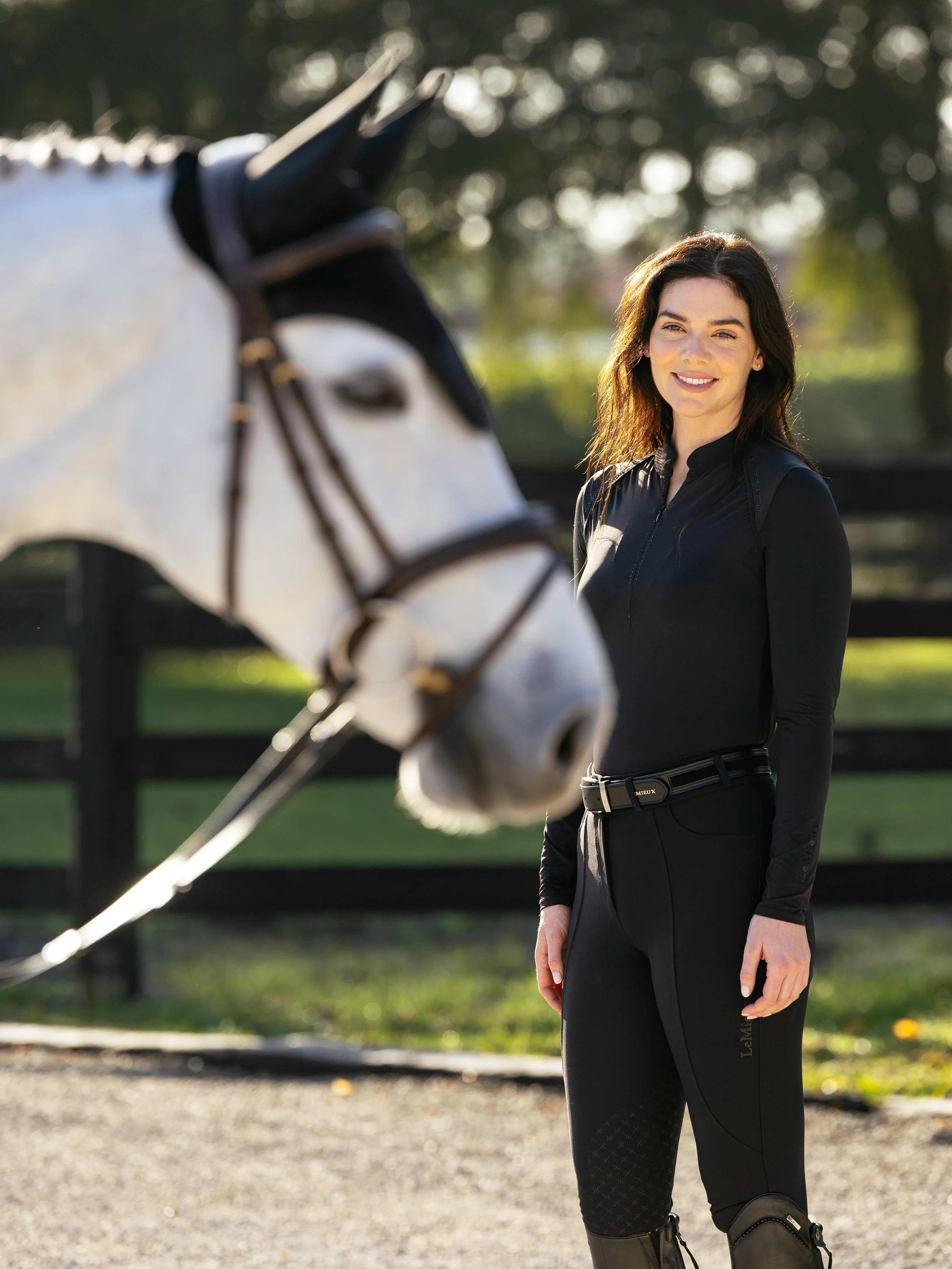 IT08832_lifestyle_brilliance_heyden_lightweight_base_layer_black_01.jpg