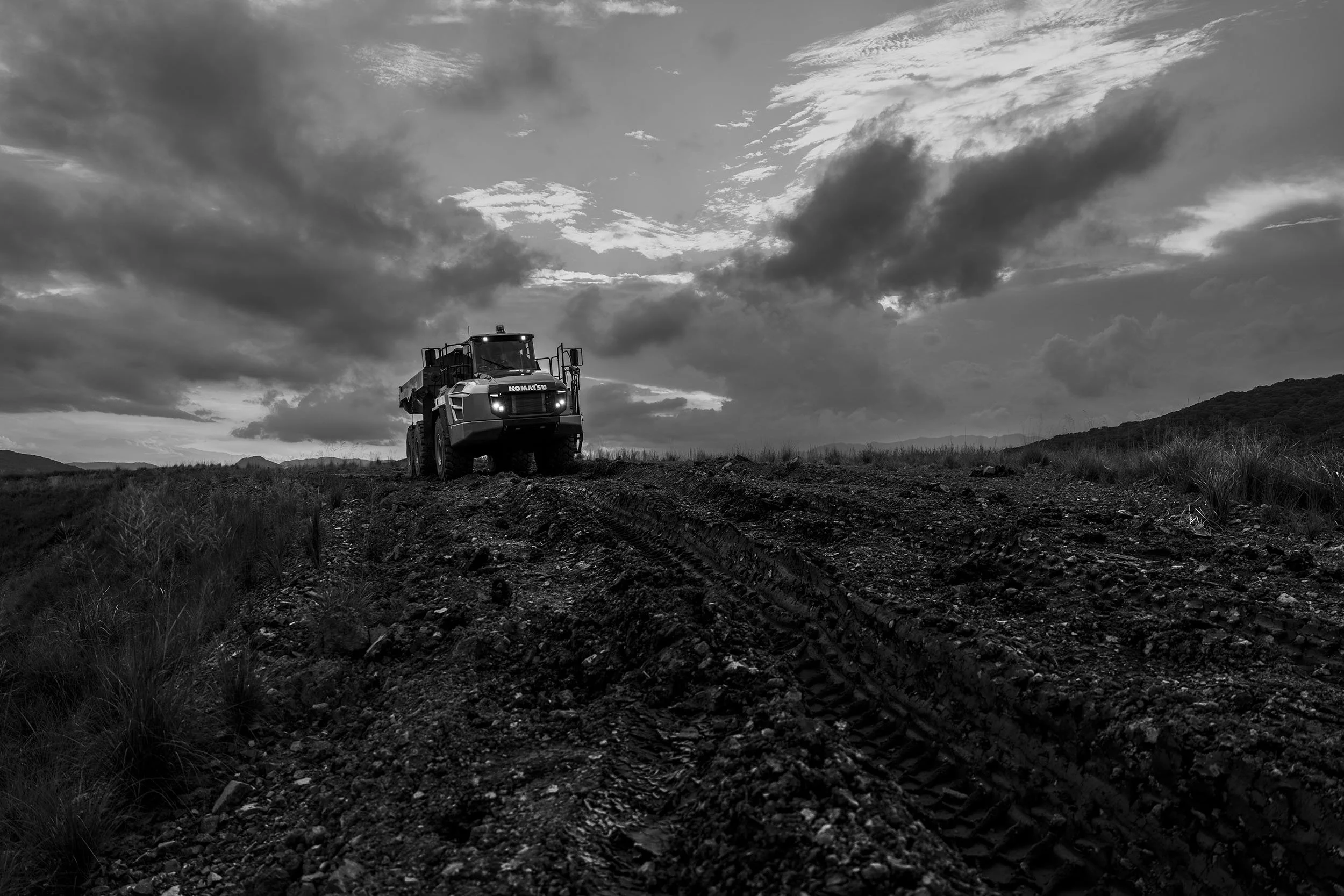 Industrial-Photography-Producton-Company-Oita-Japan-Komatsu-014.jpg