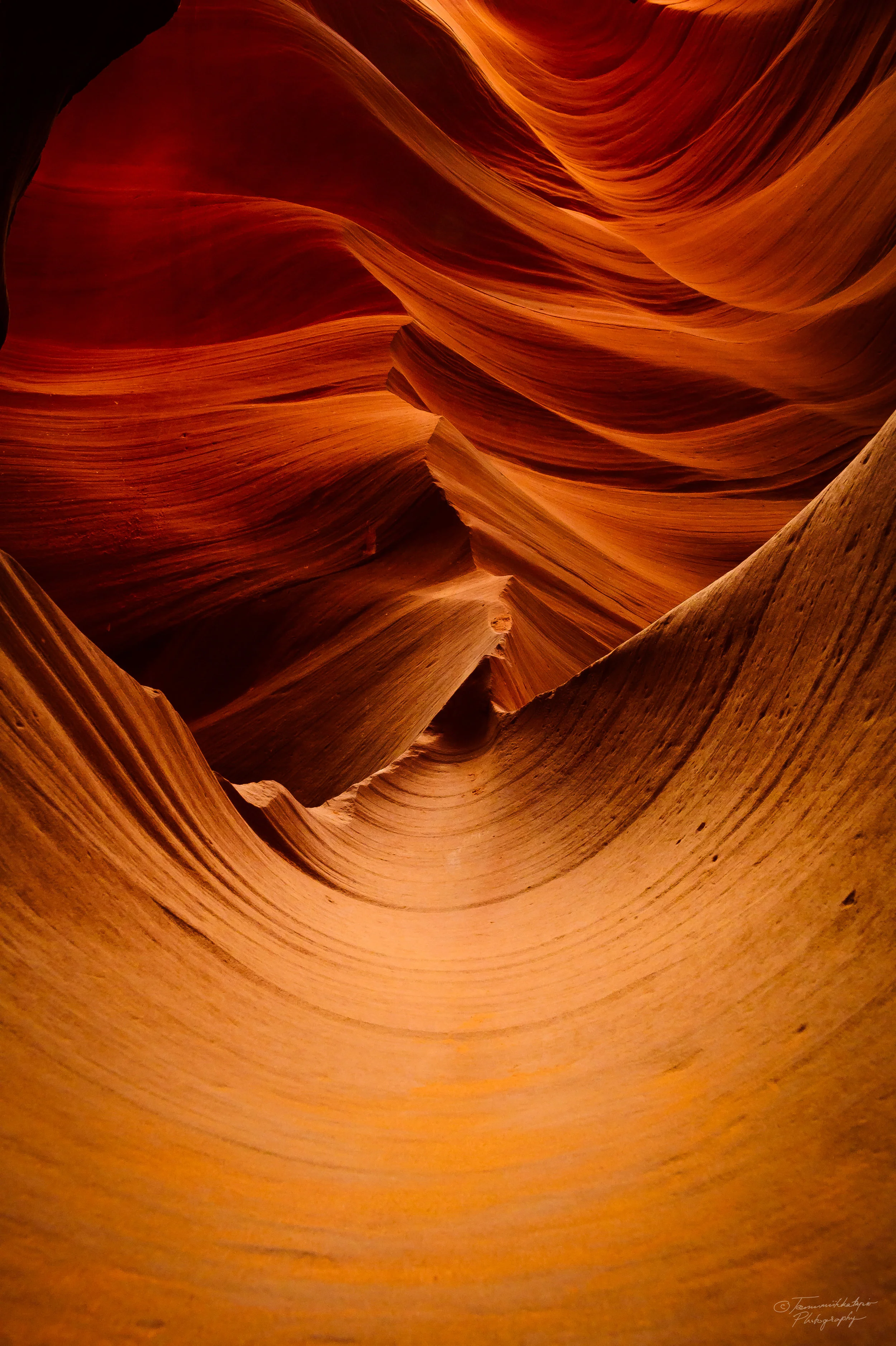 Rock formations in the lower Antelope Canyon.jpg