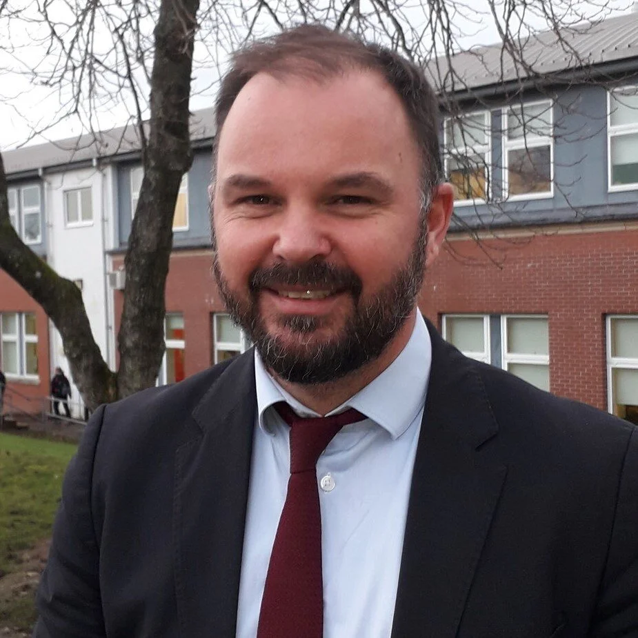 Ysgol Calon Cymru yn Penodi Pennaeth Parhaol / Ysgol Calon Cymru Appoints Permanent Headteacher