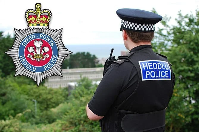 Dyfed-Powys Police Career Familiarisation Programme / Rhaglen Ymgyfarwyddo â Gyrfa Heddlu Dyfed-Powys
