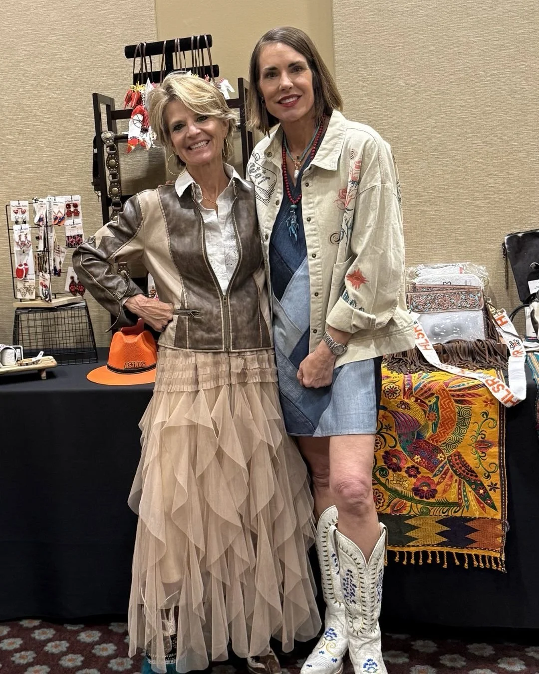 Huge thank you to the @bayoucityeventcenter for having Two Tequila Sisters as a vendor at Purse Bingo 🤍✨ We had the BEST time meeting everyone (and yes&hellip; our booth just happened to be 10 steps from the bar. Purely coincidence, obviously 🍸😂).