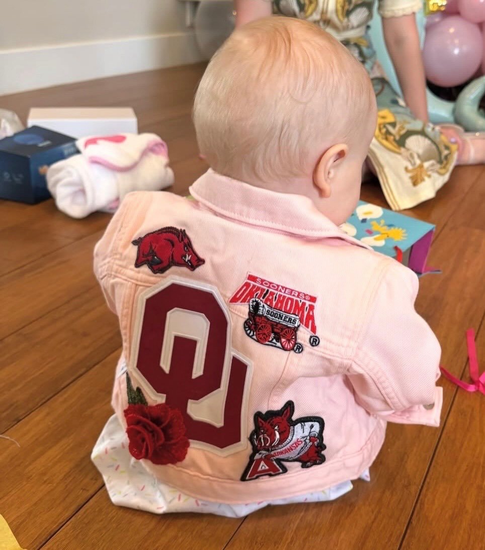 Who needs &ldquo;House Divided&rdquo; denim?&nbsp;Baby Isla is modeling (and slaying) an OU/Arkansas jacket for her first birthday!&nbsp;&nbsp;❤️

There are no rules when it comes to denim customization. Whatever team(s) you want to rep, we got you!!