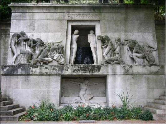 The Monument aux Morts at the Père Lachaise cemetery.