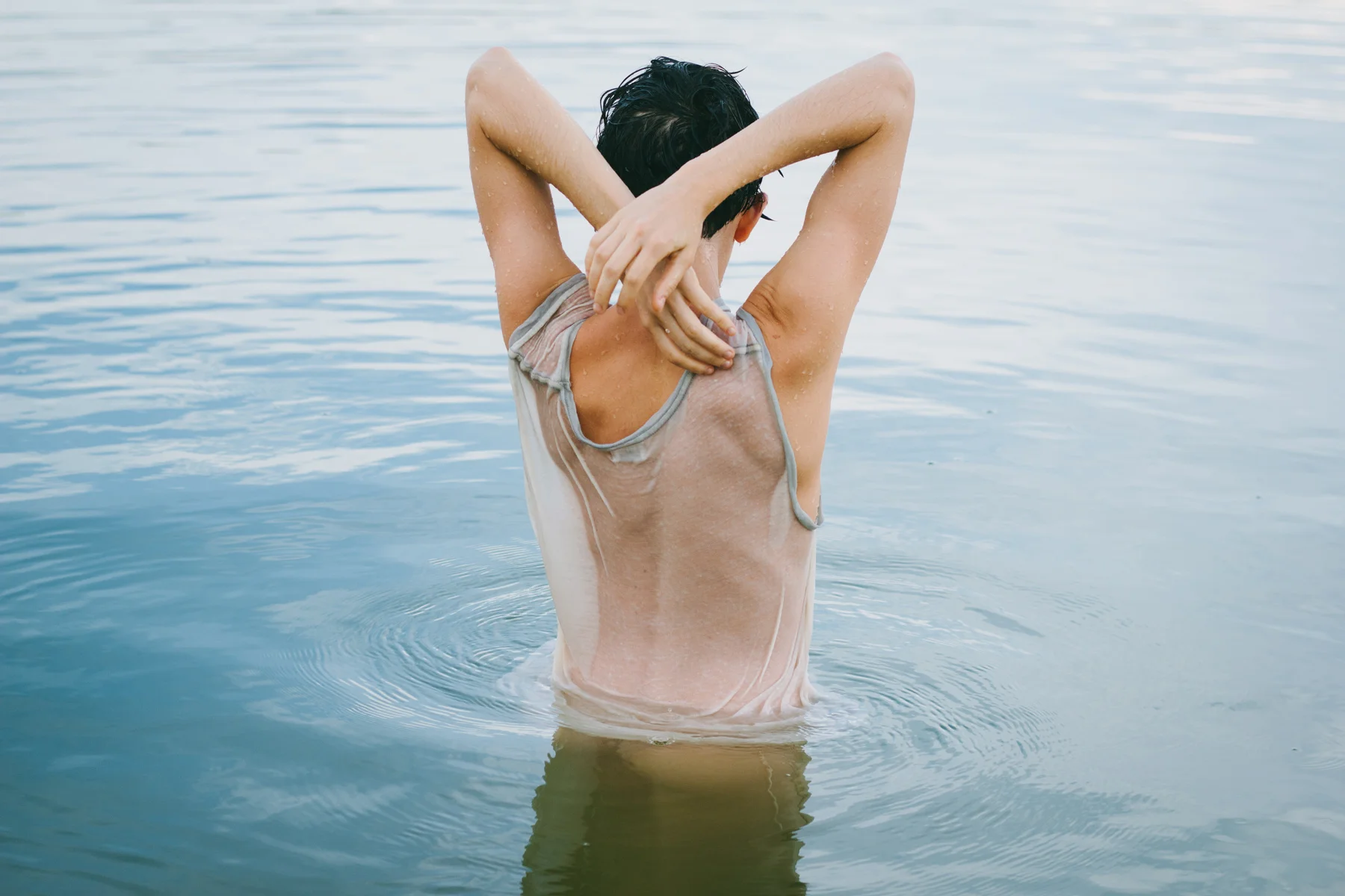 Lake editorial session with model Nicole Brandão