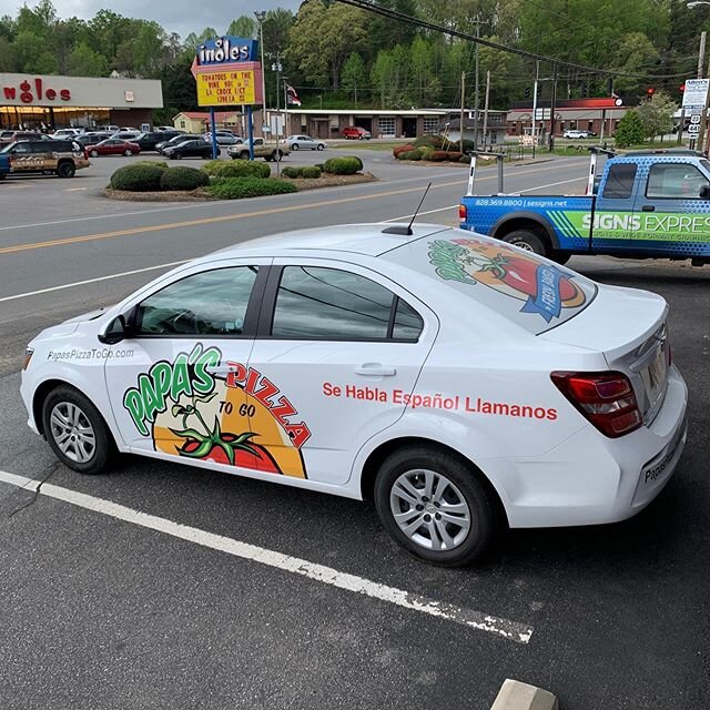 We love these bright colors on the white car!  Anyone hungry?