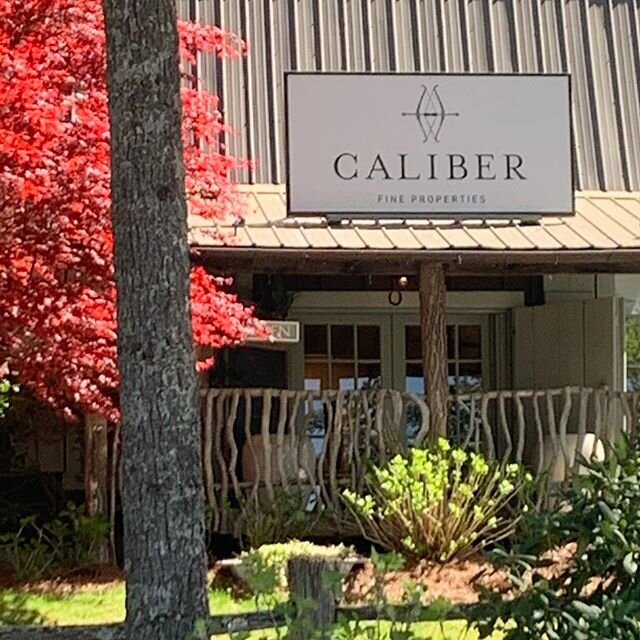 We enjoyed working with the Team at @caliberfineproperties when they needed signage for their office!