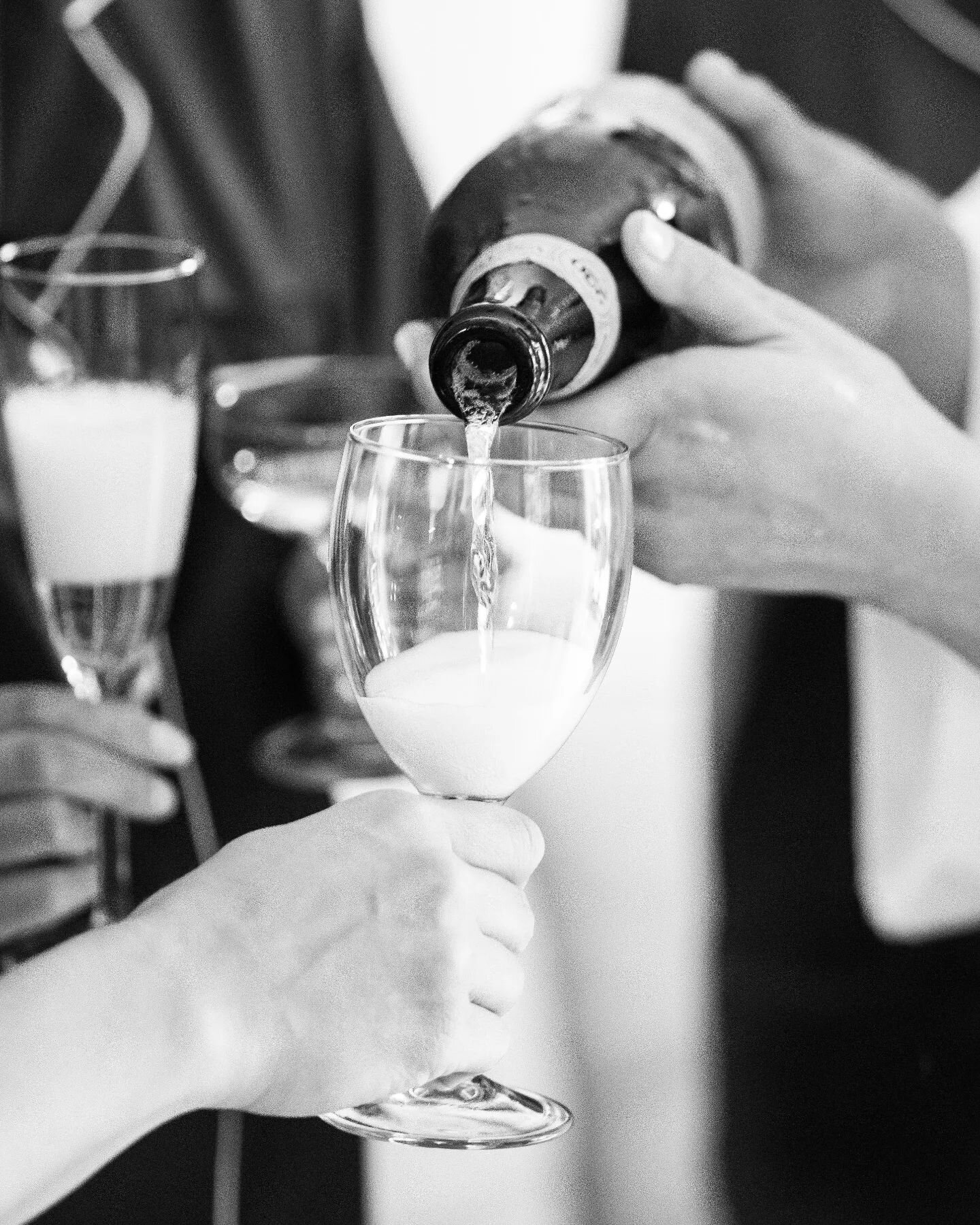 CHEERS TO THE WEEKEND! 🥂

I can't believe it's been almost a week since the gorgeousness of Stephanie &amp; Simon's wedding 💍

So dreamy and full of love and laughter! 

This bride and groom were so loved and it was evident throughout the WHOLE day