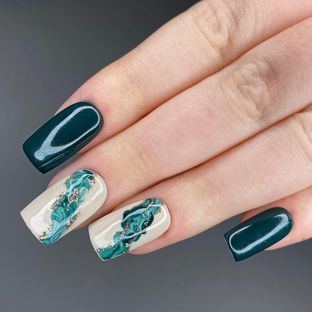 How gorg are these nails by @del_ti_x 😍😍😍 Head to Maris page @del_ti_x to book your appointments 💖 

#nails #nailsofinstagram #caernarfonsalon #northwalessalon #nailsalon #nailart #nailgoals