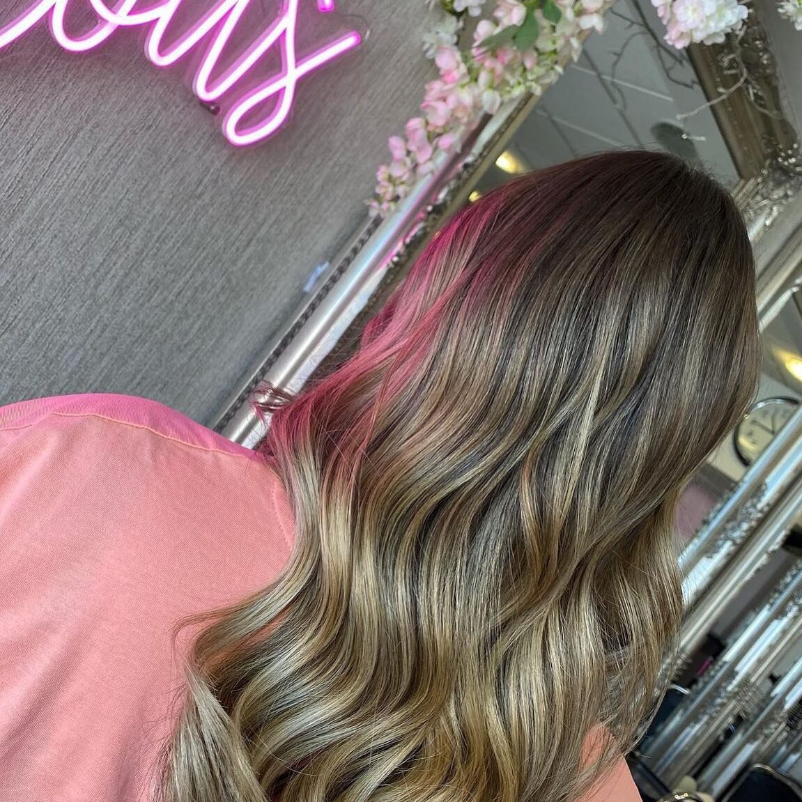 Beautifully blended by @beau_mane_ 🤤 for appointments with Nia you can call/book online or Dm @beau_mane_ 🤍 
.
.
.
#tigicopyrightcolour #northwalessalon
