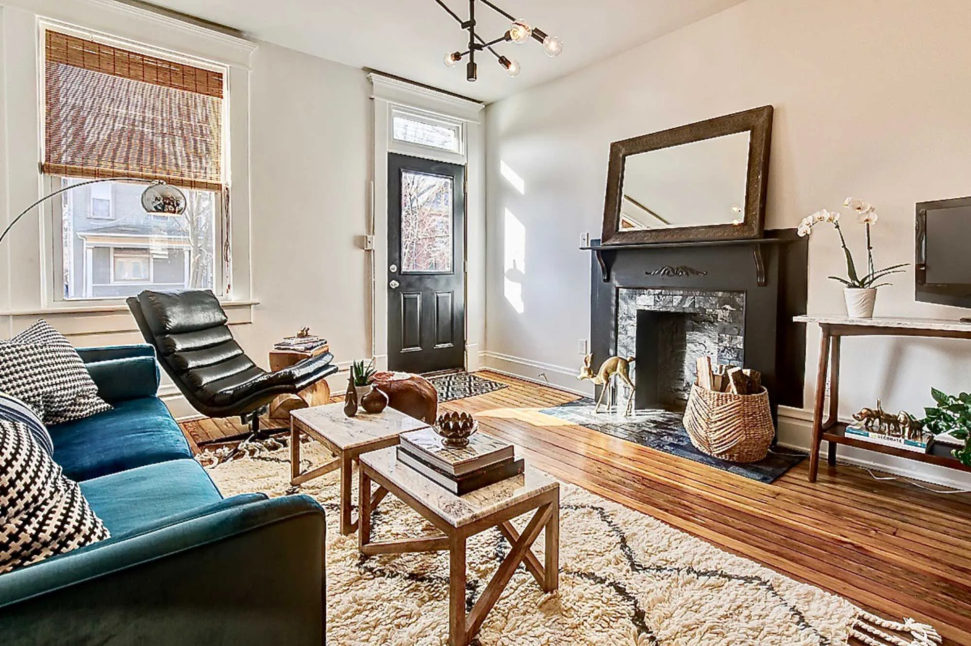 Paul_and_Jo_rhinehard_living_2.jpg