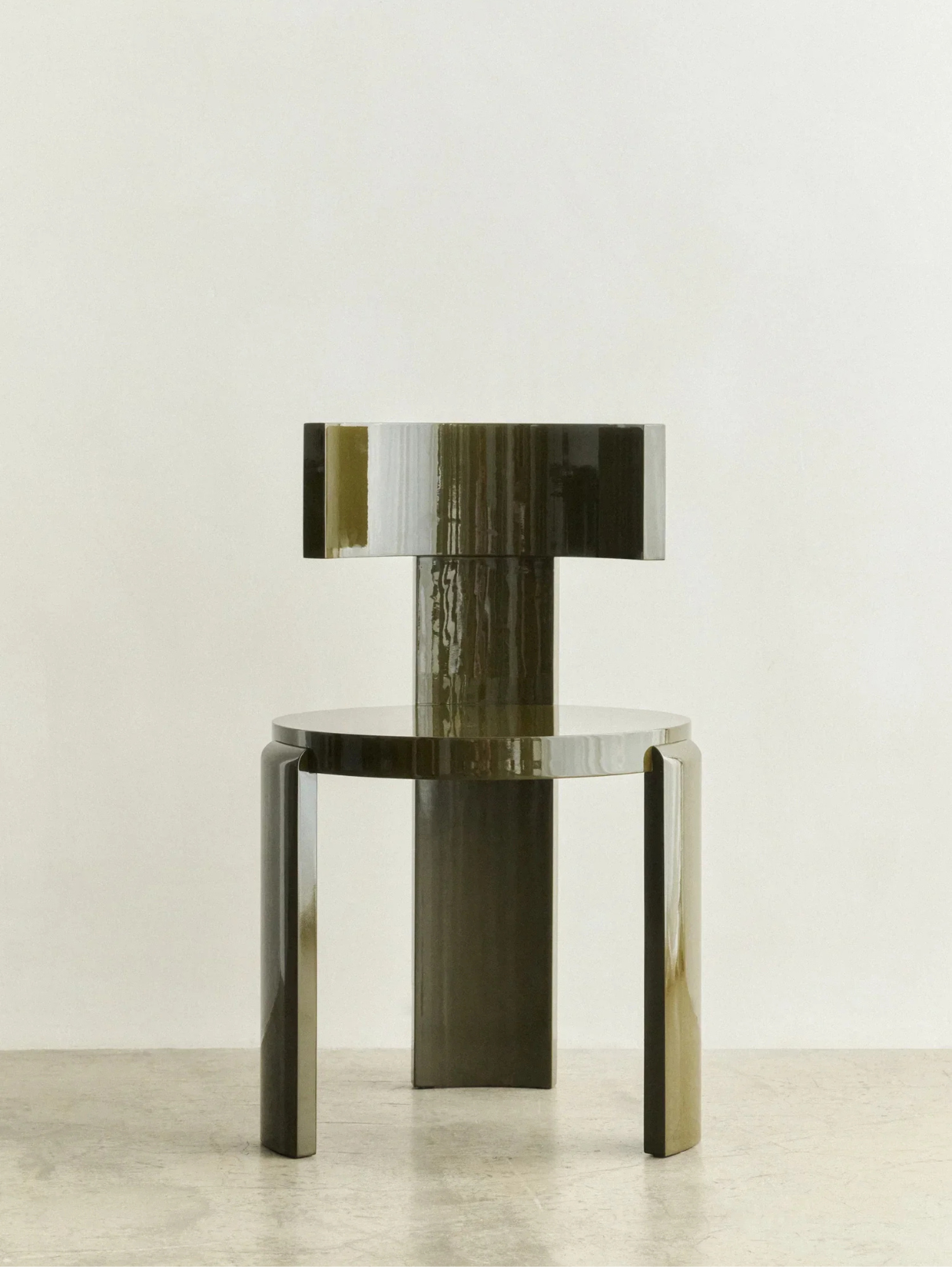 Spina Stool in Black Lacquer.png
