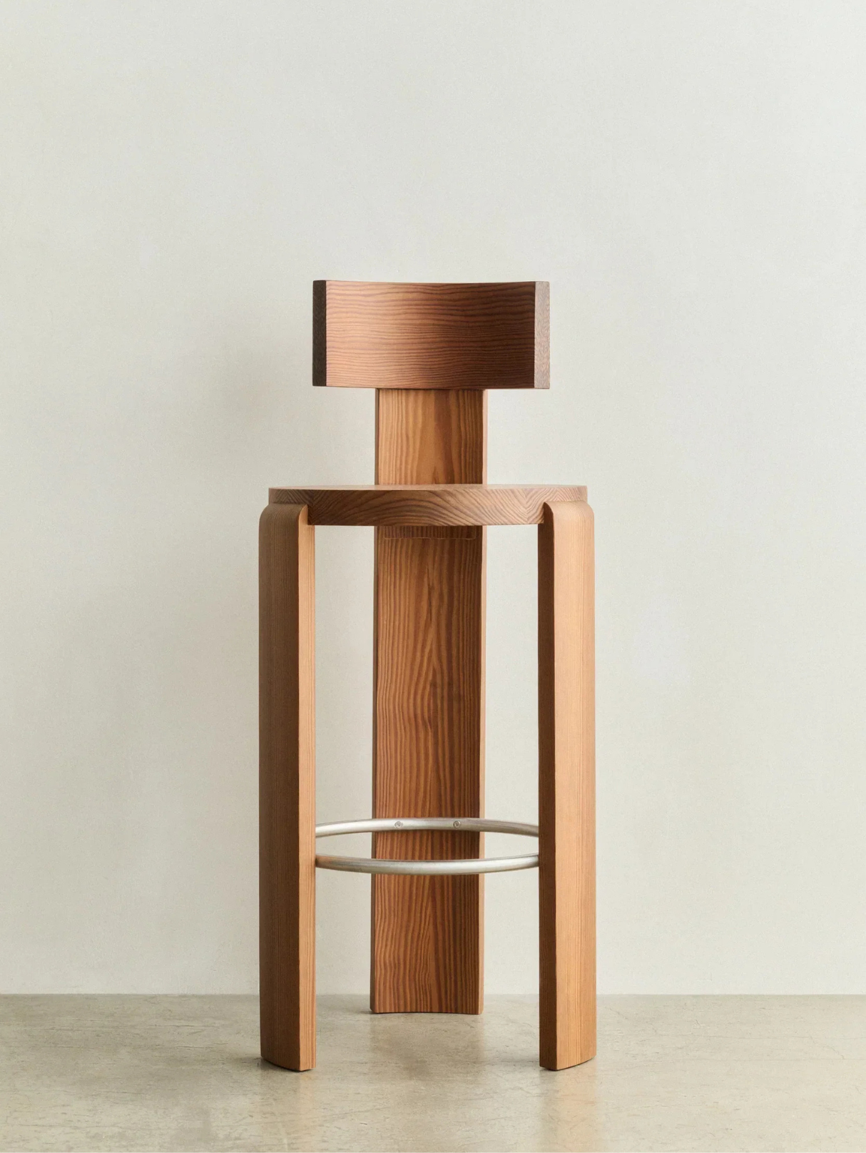 Spina Bar Stool in Pine Wood.png