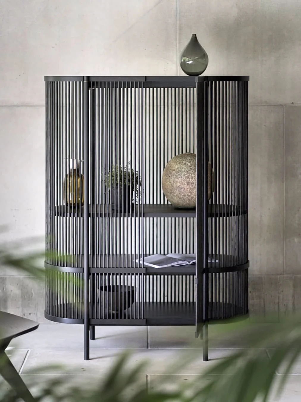 poiat_bastone_gestalt_new_york_black_oak.jpg