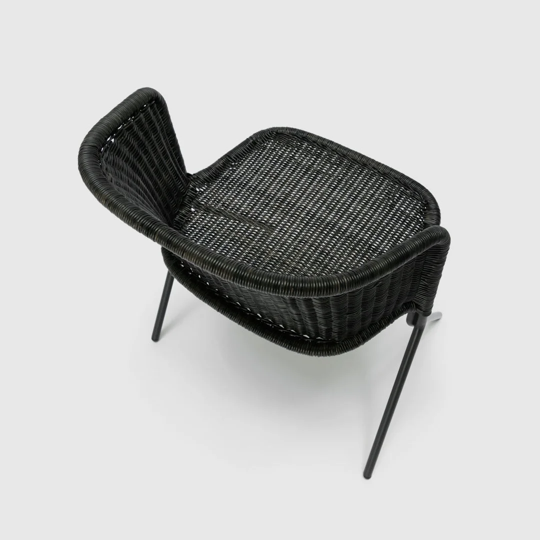 The Kakī Lounge Chair