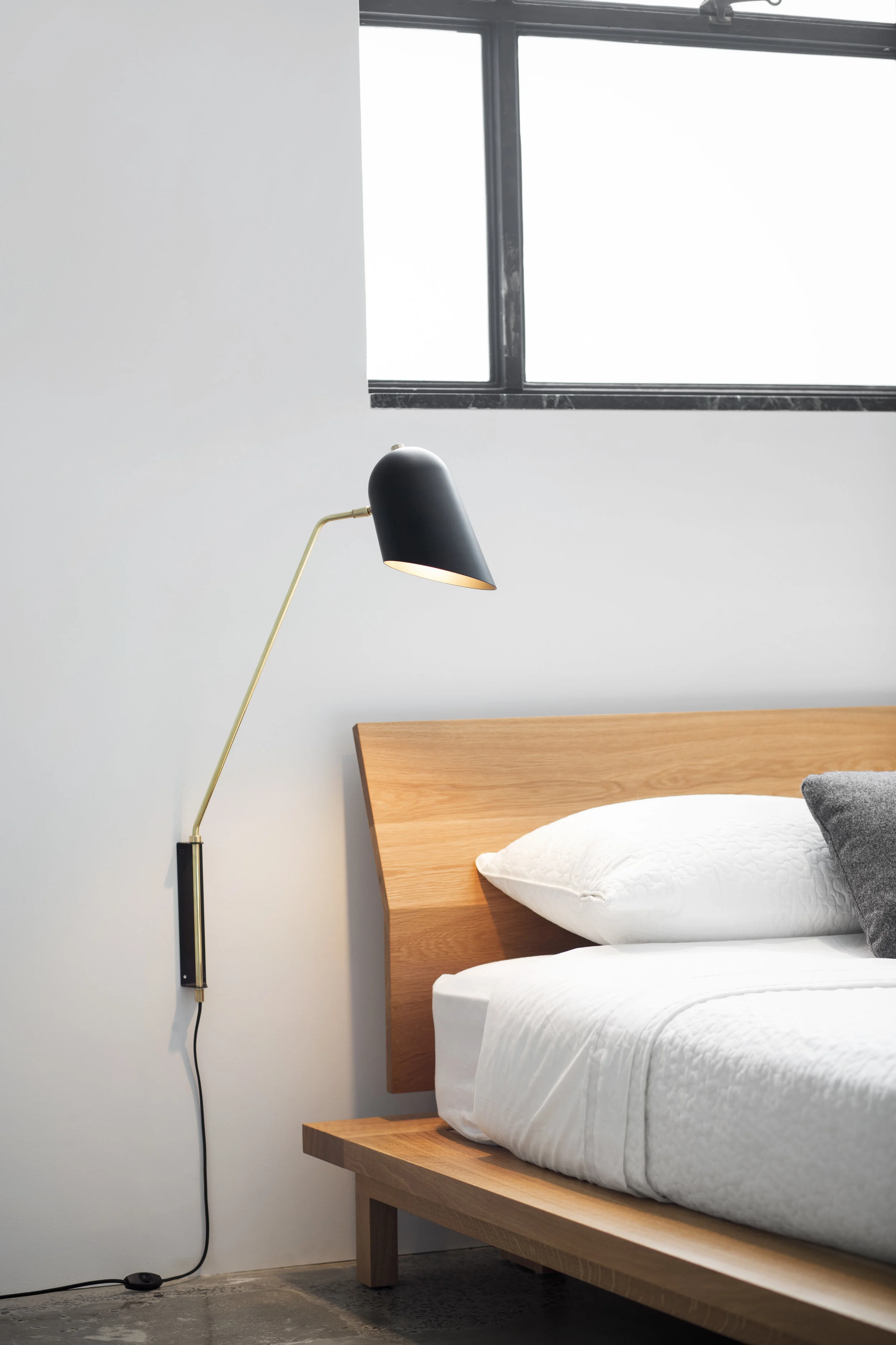 lambert_et_fils_cliff_06_wall_lamp_gestalt_new_york.jpg