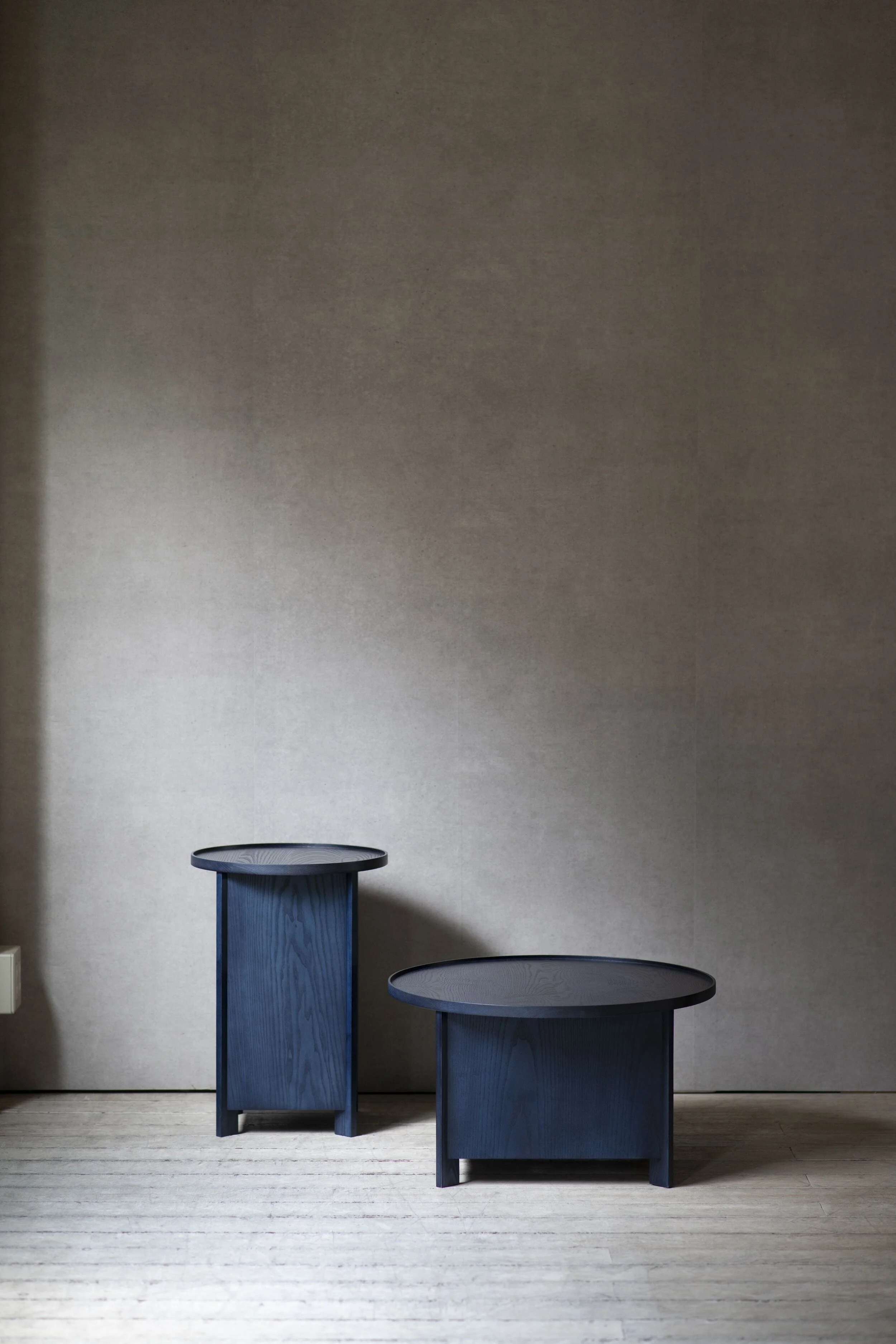ariake_collection_gesta_new_york_sake_tables_indigo_ash.jpeg