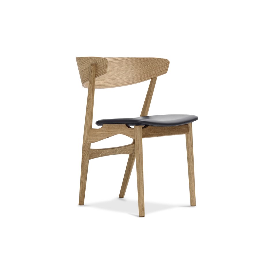 The no 7. chair - natural oiled oak with black leather seat