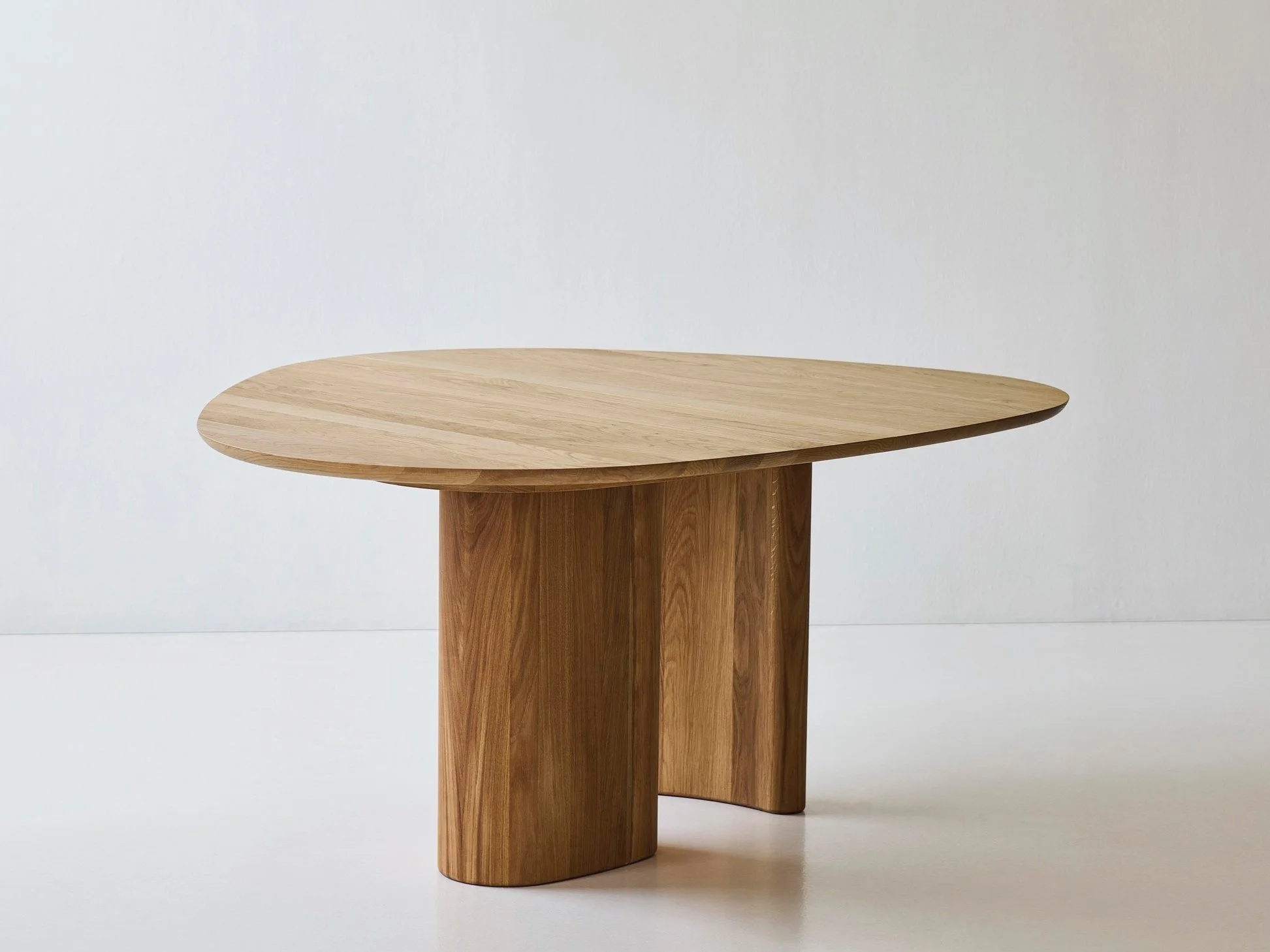 Tanget Table Round_oak oil_11_low.jpg