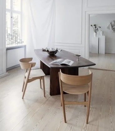 The Sibast No 7 chair designed by Helge Sibast in 1953 with the No 7 Table by Anna &amp; Ditlev Sibast for sibastfurniture
⠀⠀⠀⠀⠀⠀⠀⠀⠀
#Danishdesign #furniture #interiordesign #design #architects