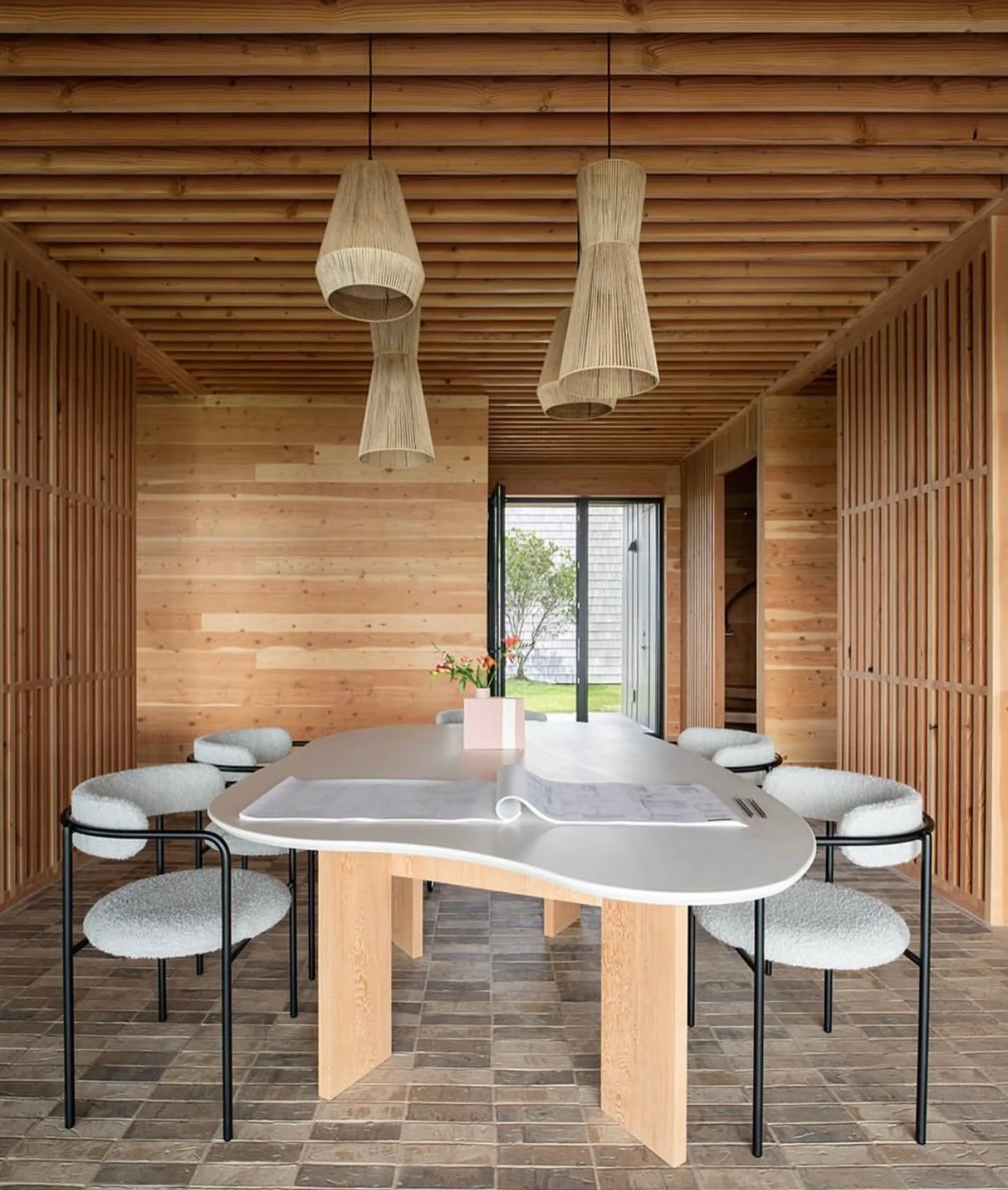 The FF chairs designed by Ida Linea Hildebrand and produced by @friendsfounders featured in Mohegan Trail a project designed by Bates Masi + Architects. 
⠀⠀⠀⠀⠀⠀⠀⠀⠀
#furniture #interiordesign #design #architects #archilovers