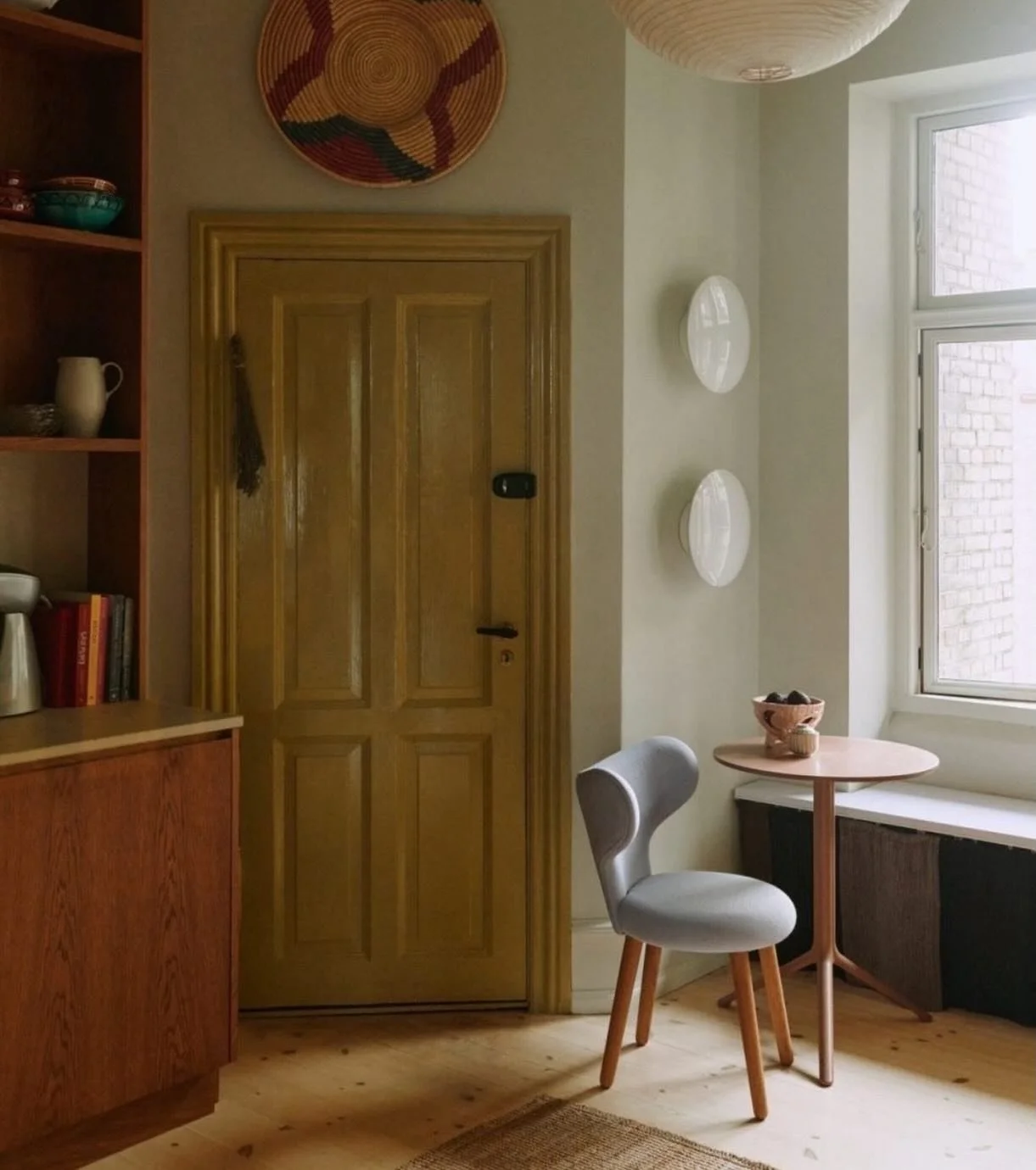 The WNG Chair designed by Magnus L&aelig;ss&oslash;e Stephensen in 1937 and produced by MAZŌ.  Featured in the home of Interior Designer @studio.nathalie.schwer
⠀⠀⠀⠀⠀⠀⠀⠀⠀
Photography by @katrinerohrberg
⠀⠀⠀⠀⠀⠀⠀⠀⠀
#danishdesign #furniture #interiordes