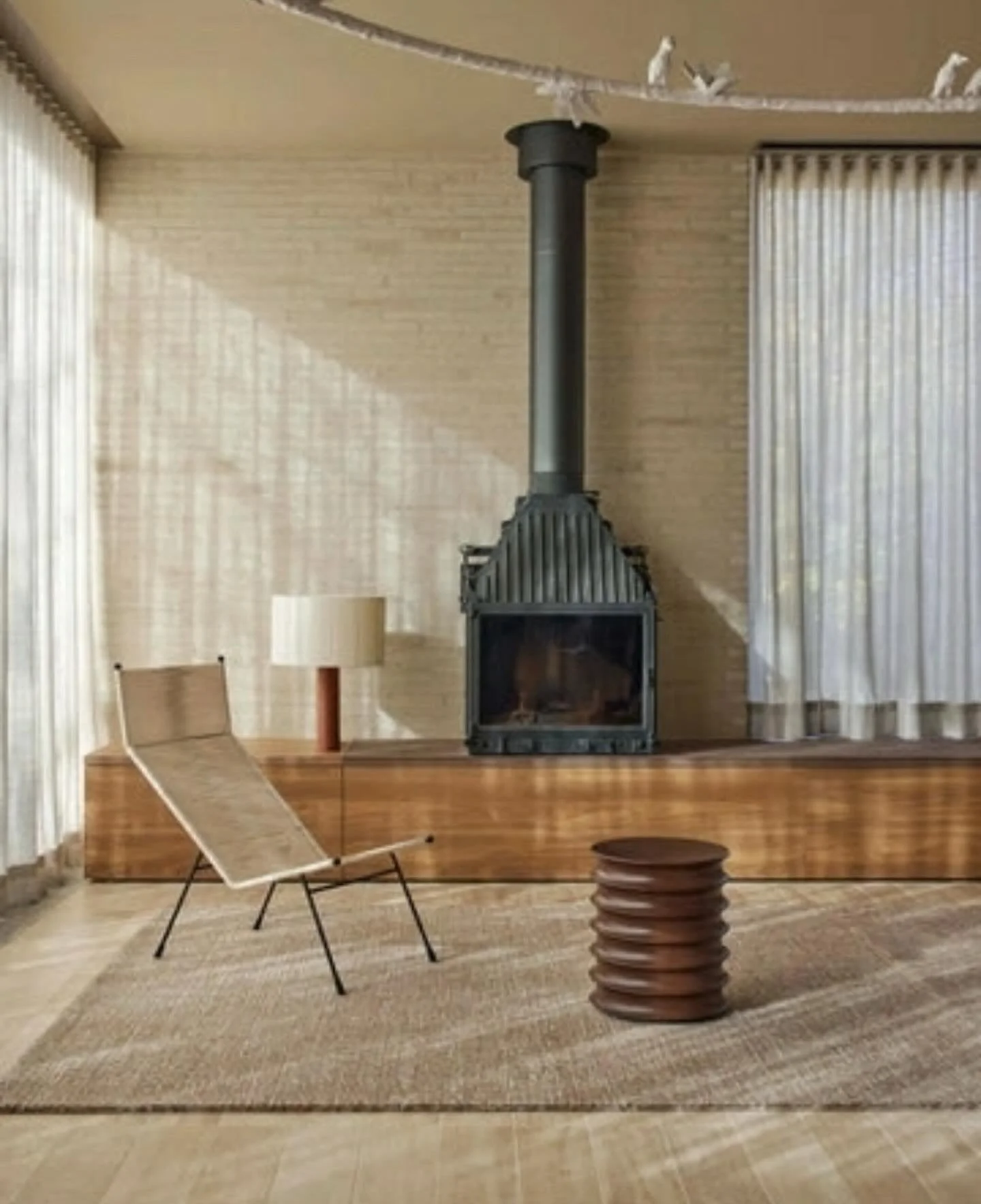 The Meadmore Corded Reclining Chair designed by Clement Meadmore, 1953 and produced by @grazia_and_co
⠀⠀⠀⠀⠀⠀⠀⠀⠀
#madeinaustralia #australiandesign #interiordesign #design #architecture