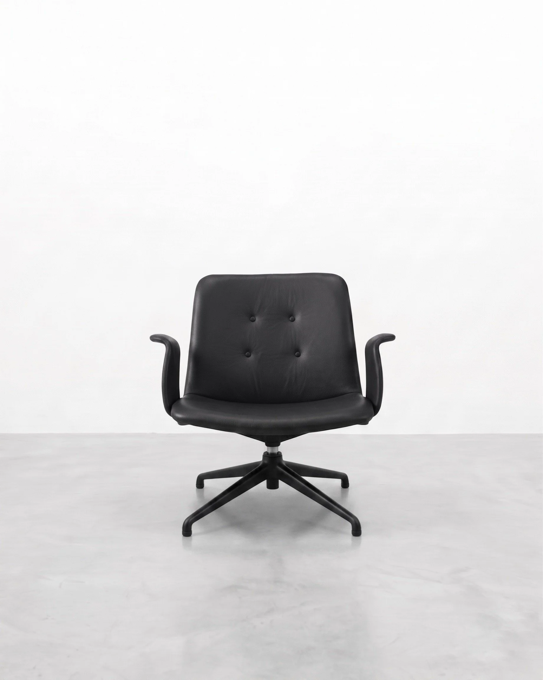 The Primum Lounge Chair
