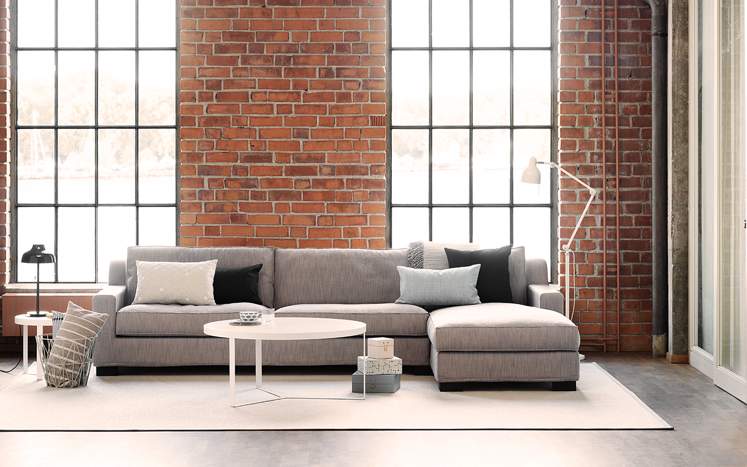 The Morris Classic Sofa