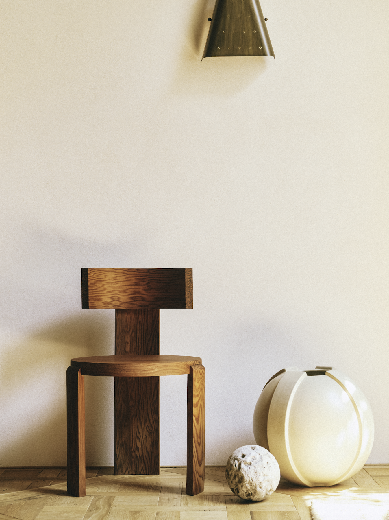 Spina Chair with objects.png
