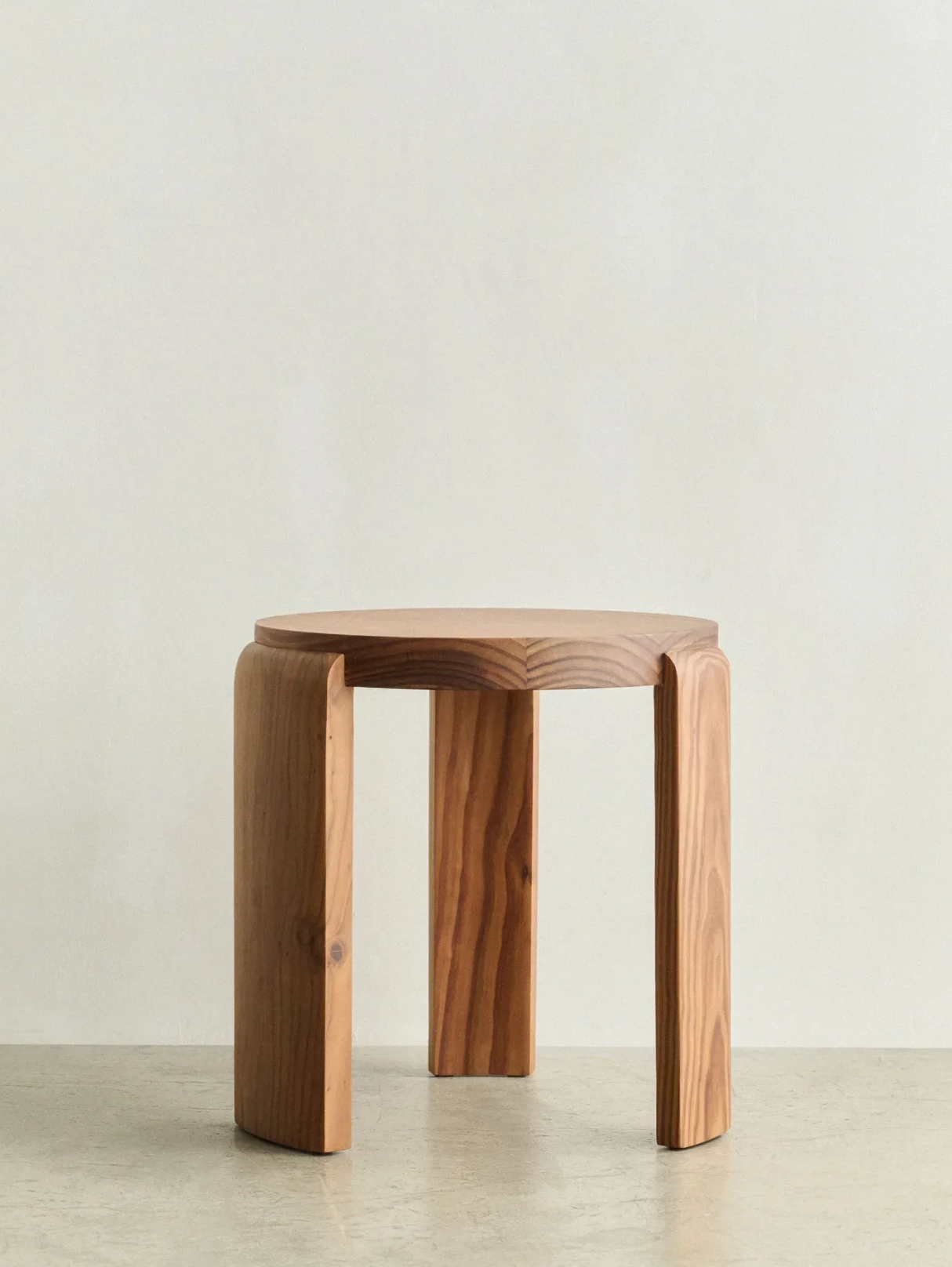 Spina Stool in Pine Wood.png