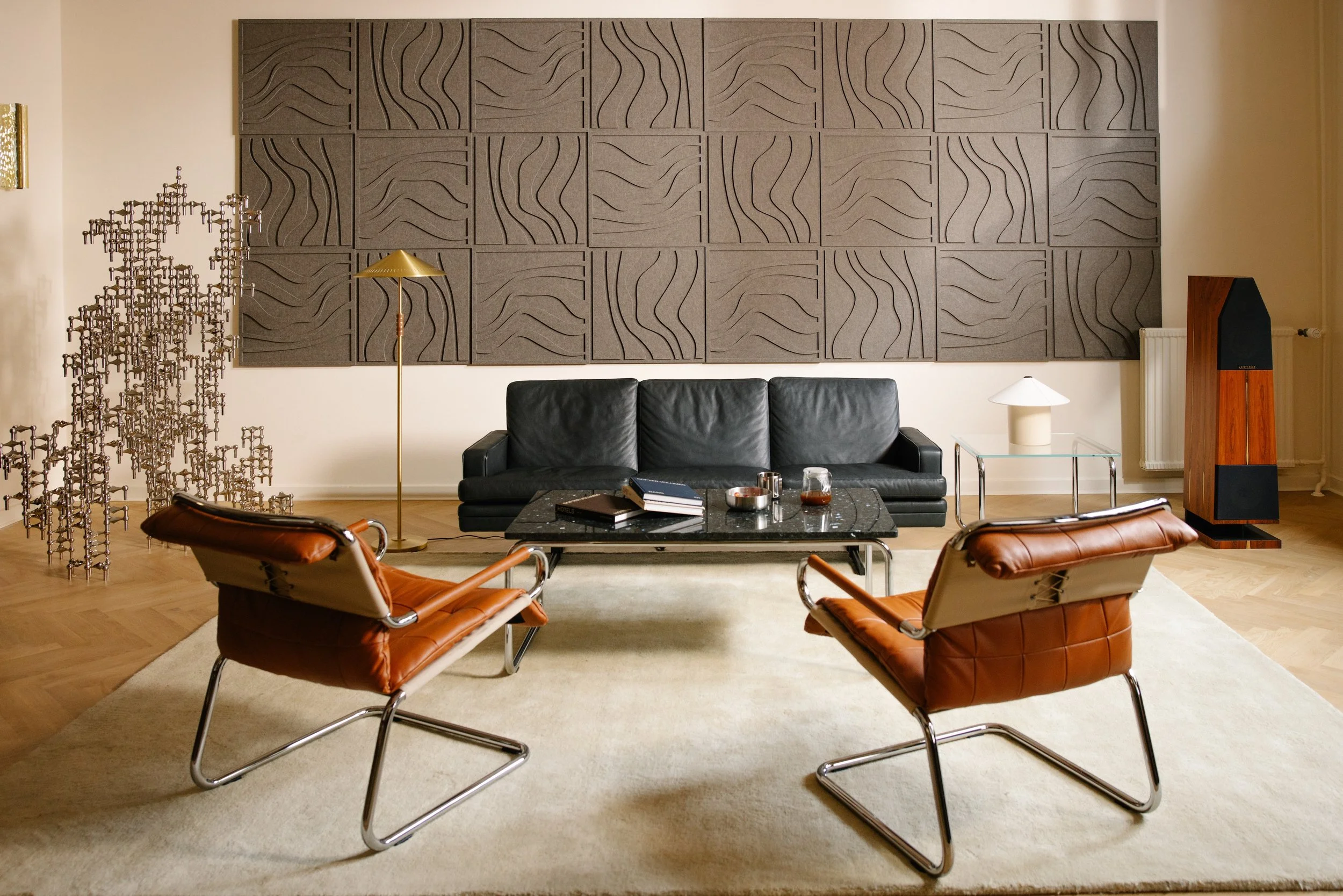 807_Tube_showroom_chp_high1.jpg
