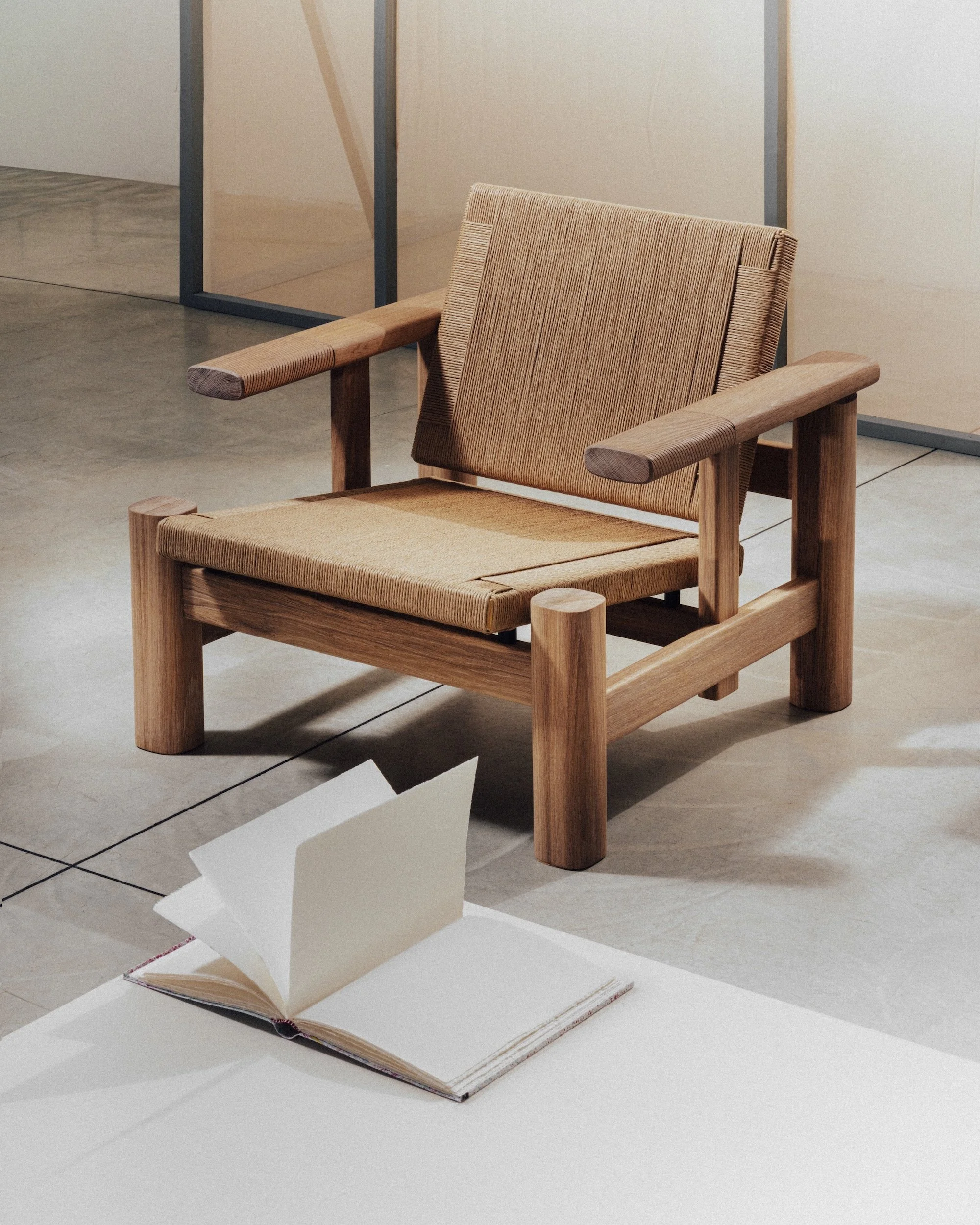 Zanat, Kira lounge chair, Jean-Marie Massaud 2.jpg