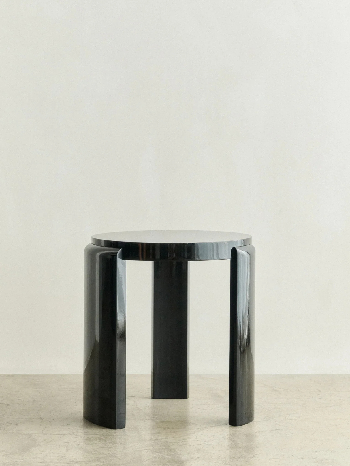 Spina Stool in Black Lacquer.png