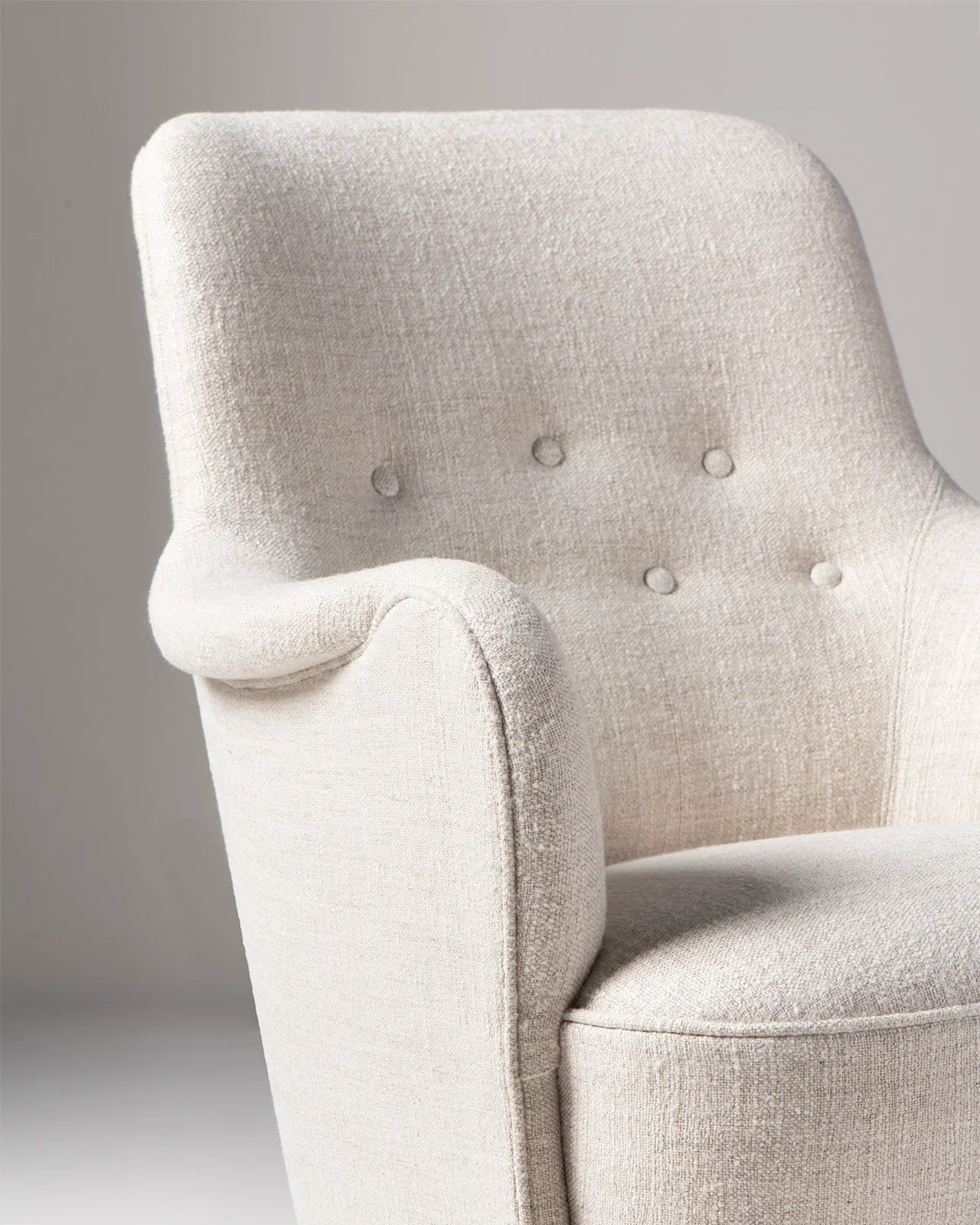 Dagmar Samsas Chair by Carl Malmsten, button-back lounge chair in cream fabric with oak legs