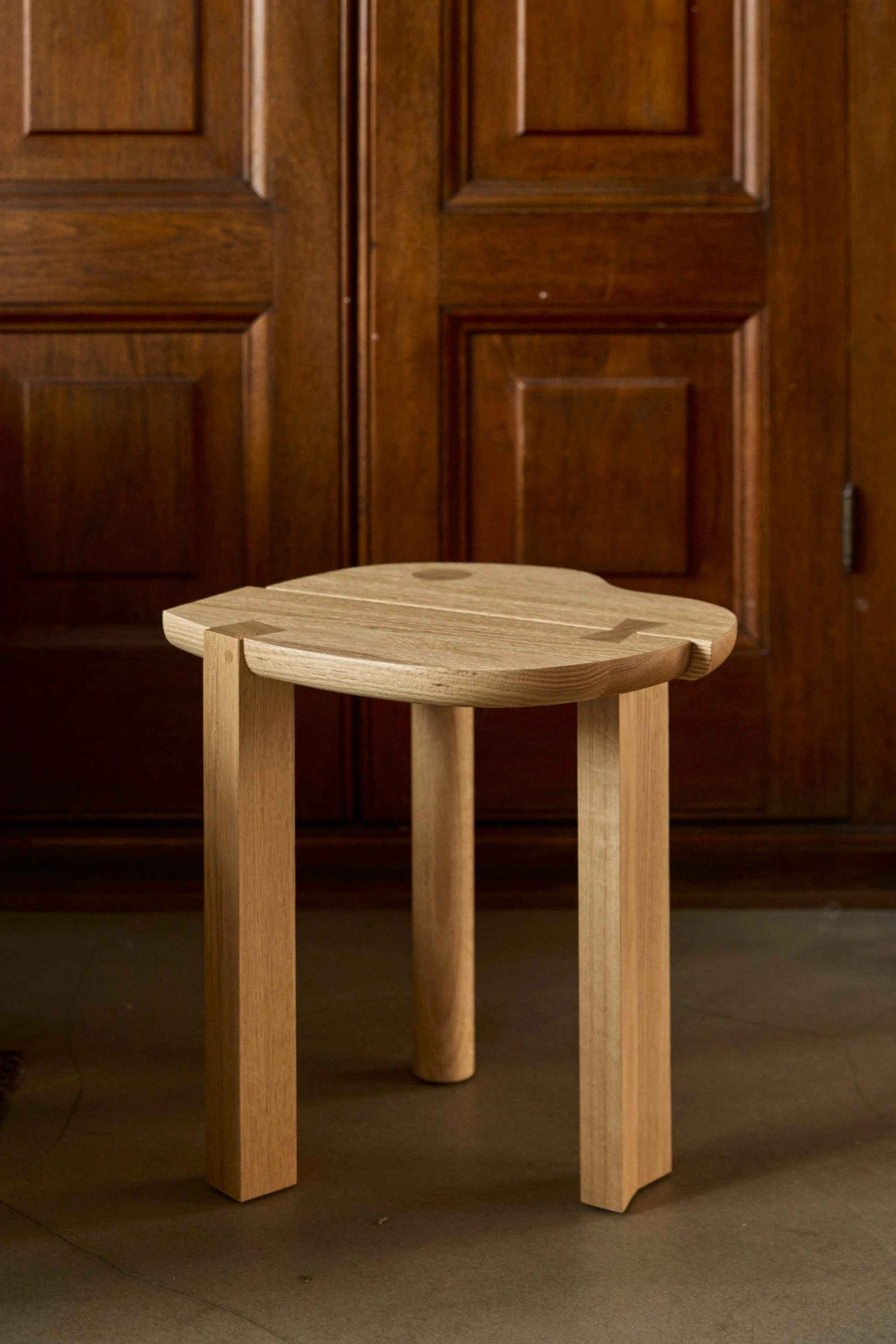 En Side Table