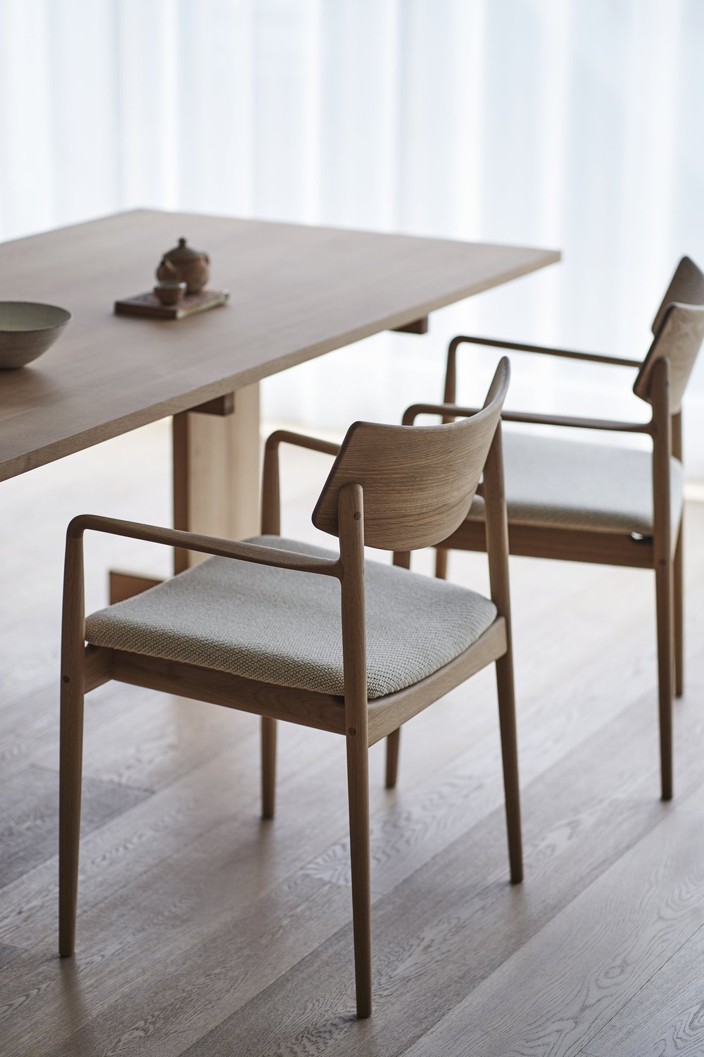 The A-DC02 armchair by Keiji Ashizawa for Karimoku Case — GESTALT 